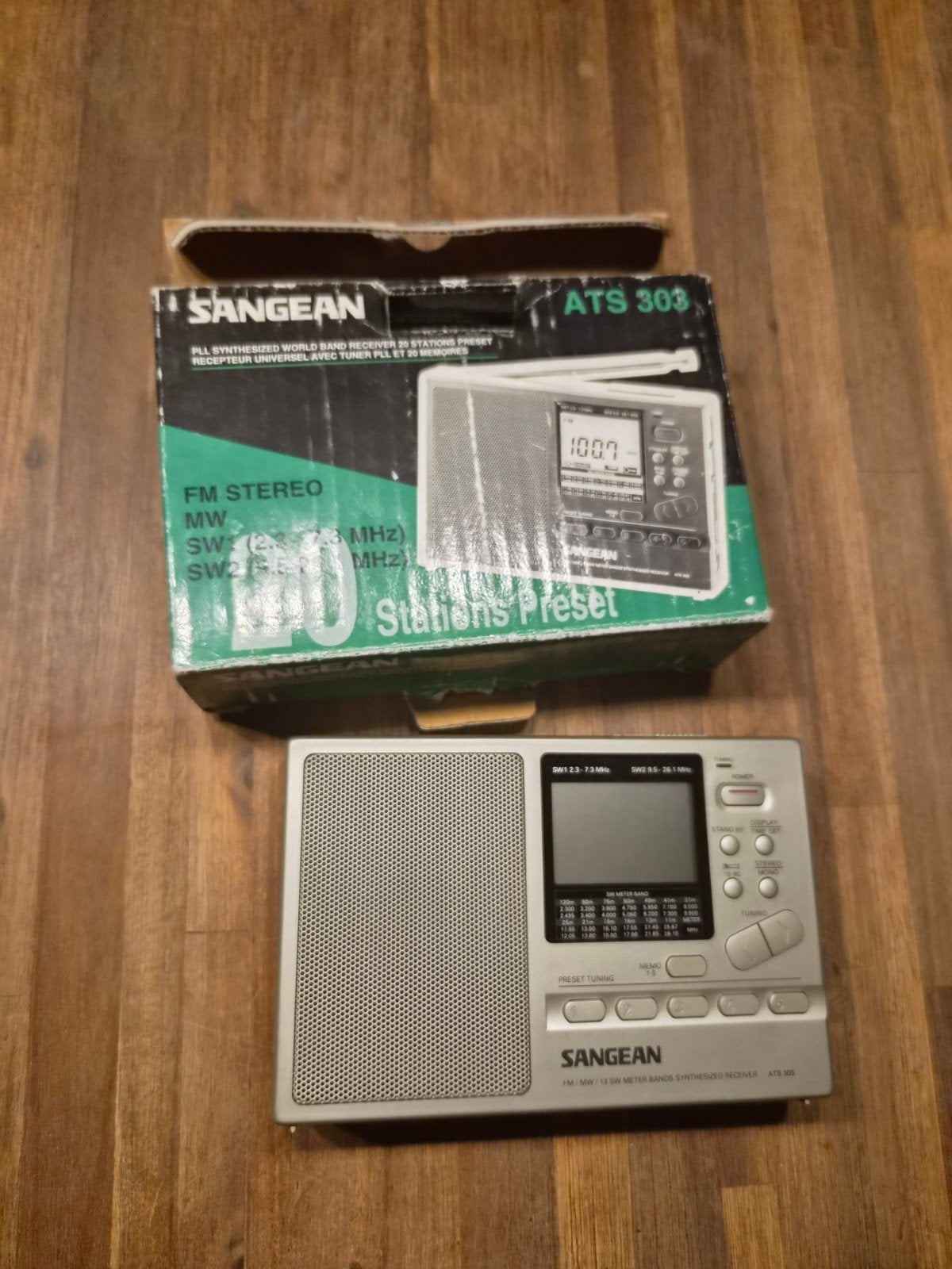 Sangean ATS-303 Wereldontvanger FM/MW/SW Radio, Ophalen of Verzenden, Zo goed als nieuw, Wereldontvanger