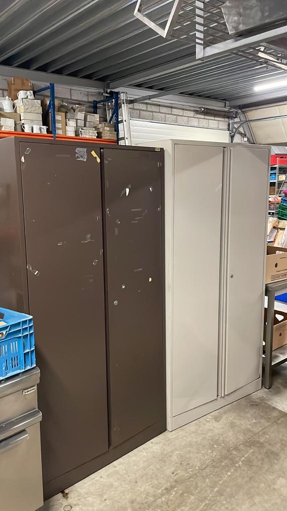 Metalen kasten, Ophalen, Zo goed als nieuw