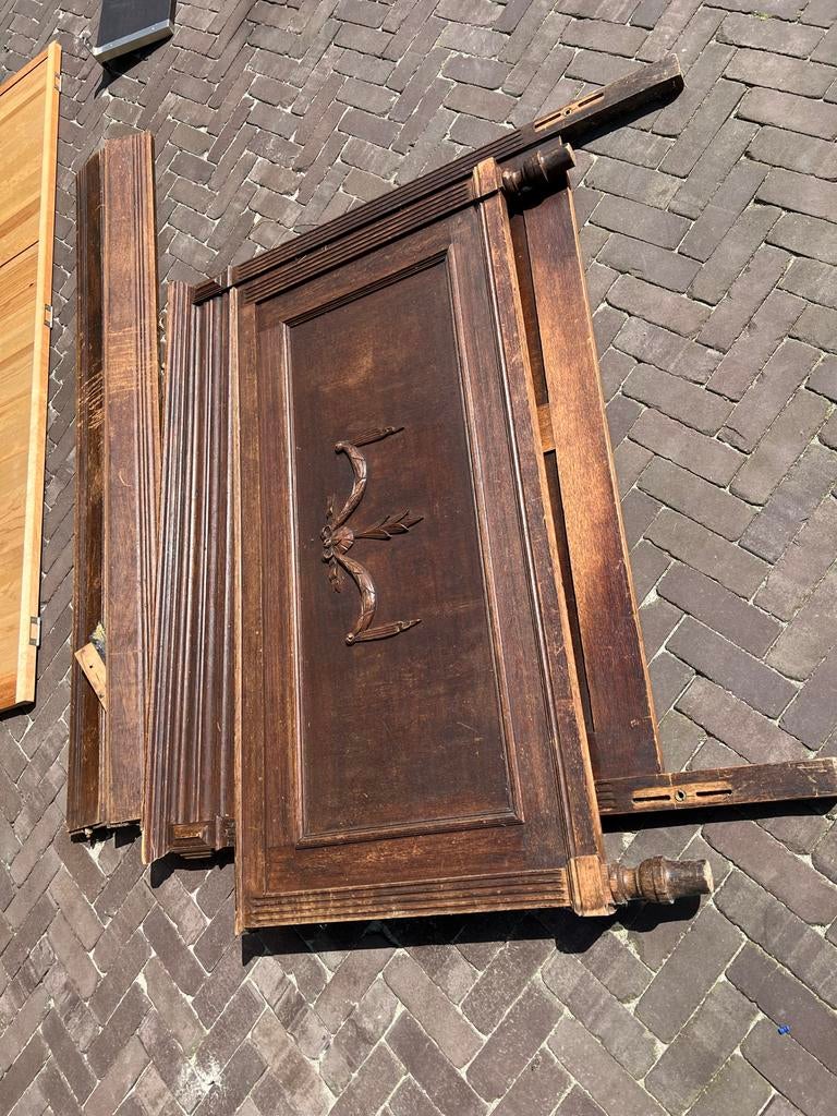 Antiek houten bed 140x200 cm met houtsnijwerk, Ophalen