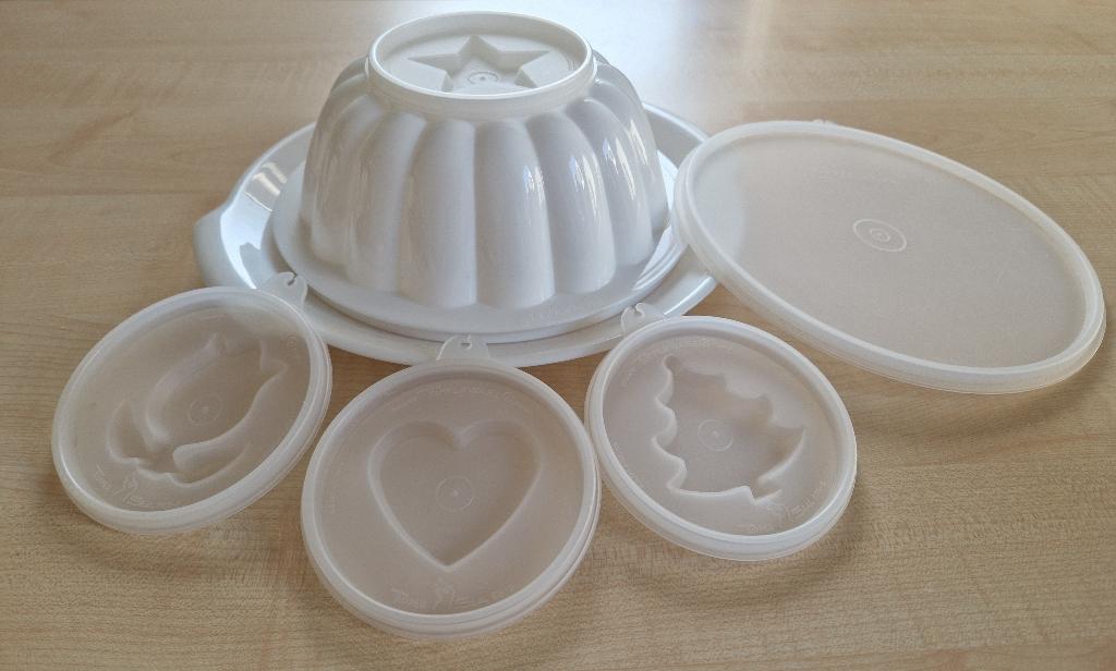 Tupperware puddingvorm (diameter: 20 cm), Ophalen of Verzenden, Zo goed als nieuw, Wit, Overige typen