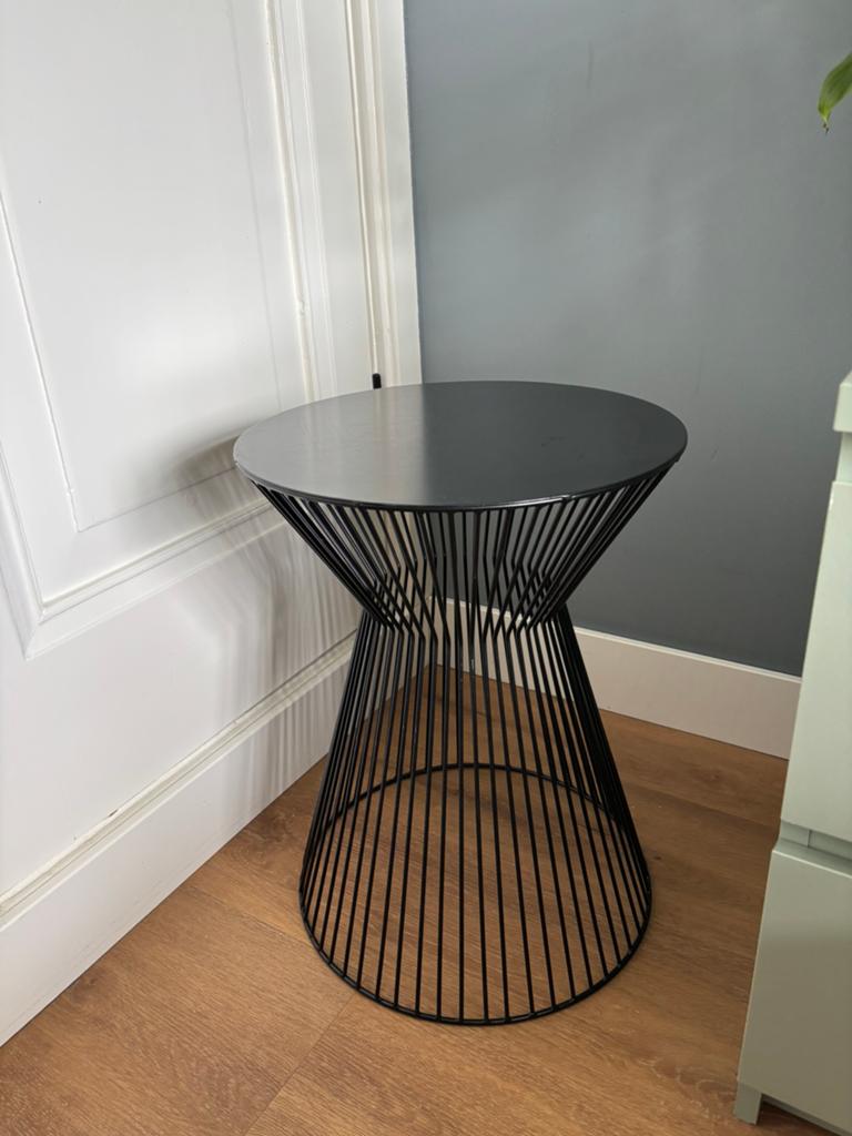 Woood Essentials - Bijzettafel Suus, Minder dan 55 cm, Gebruikt, Metaal of Aluminium, Rond