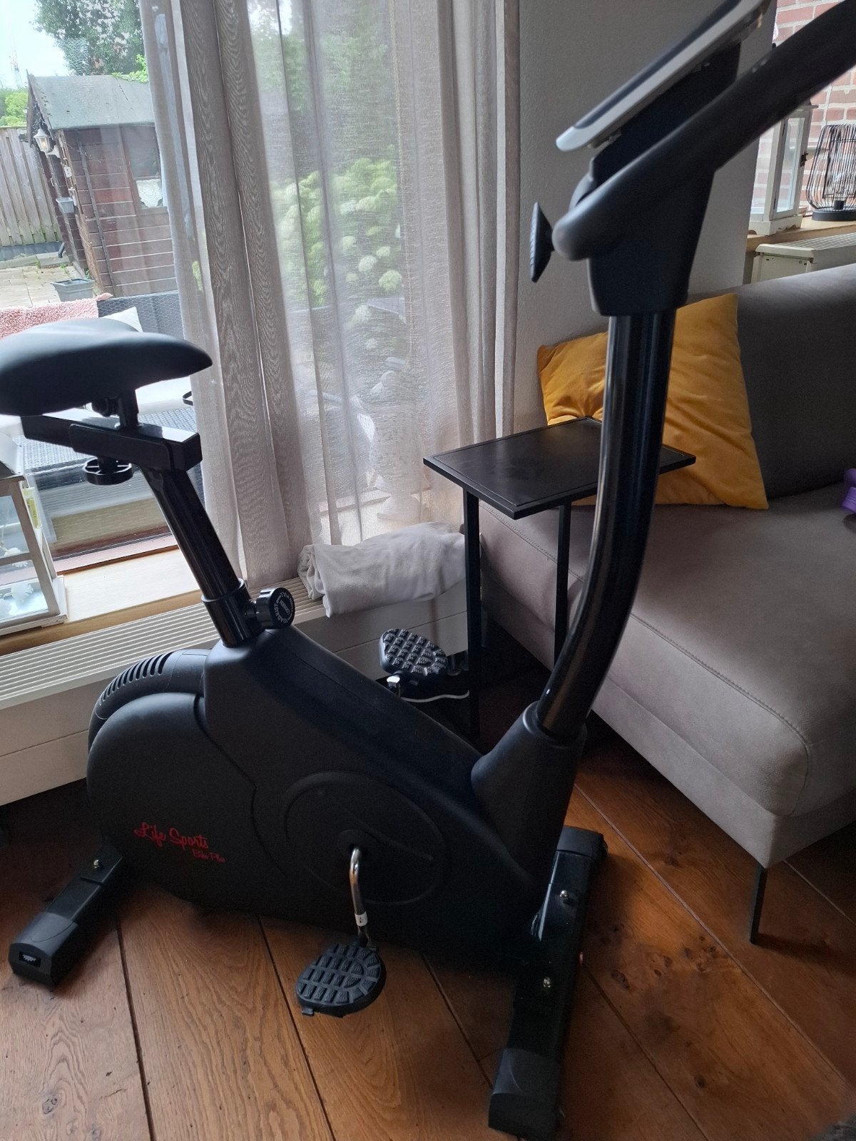 Life Sports Hometrainer - Zwart, Zo goed als nieuw, Ophalen, Zo goed als nieuw, Metaal, Benen