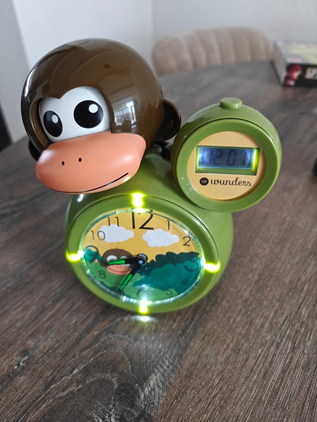 Momo. Een kinderwekker/slaaptrainer, Ophalen of Verzenden, Gebruikt