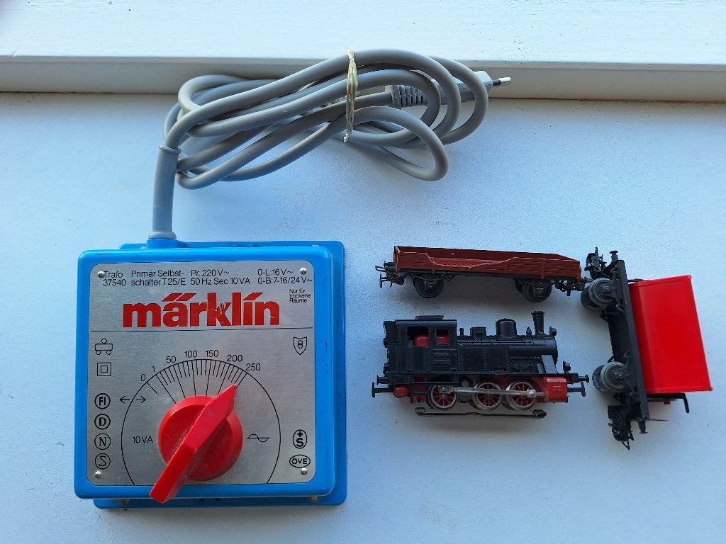 Te koop Locomotief wagons en trafo, Gebruikt, Ophalen of Verzenden, Analoog, Märklin
