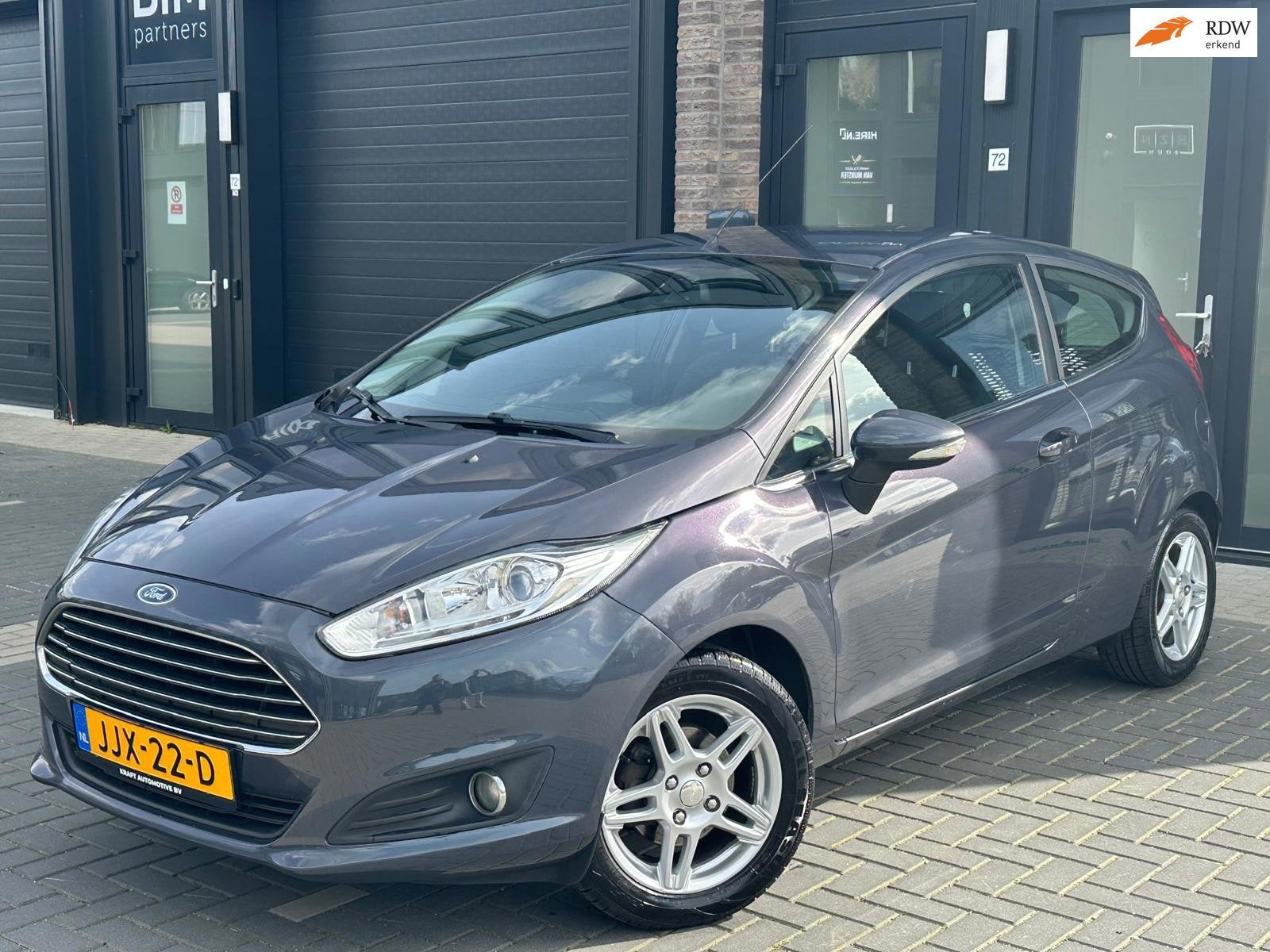 Ford FIESTA 1.0 Titanium- Stoelverwarming- Prachtige auto, Auto's, Ford, Voorwielaandrijving, Euro 5, Gebruikt, Zwart