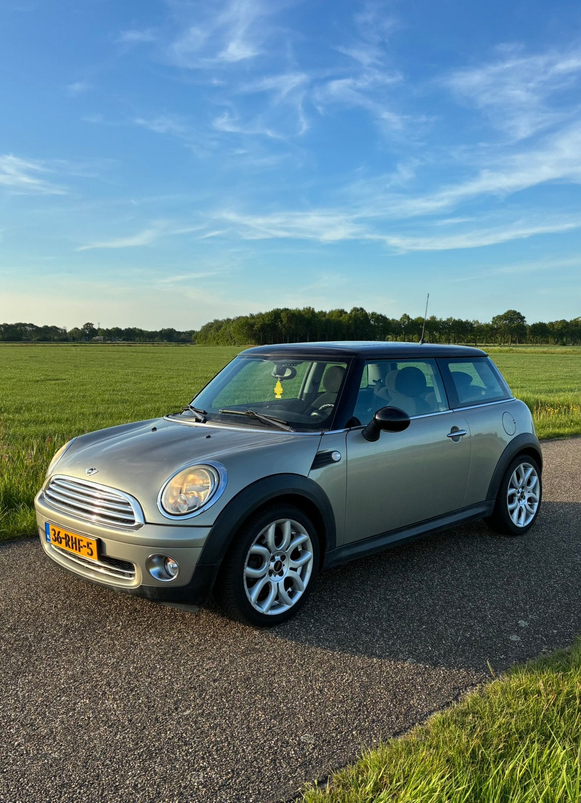 Mini Cooper 1.6 bj 2007 in nette staat (nieuwe distributie), Voorwielaandrijving, 4 cilinders, Bruin, 4 stoelen