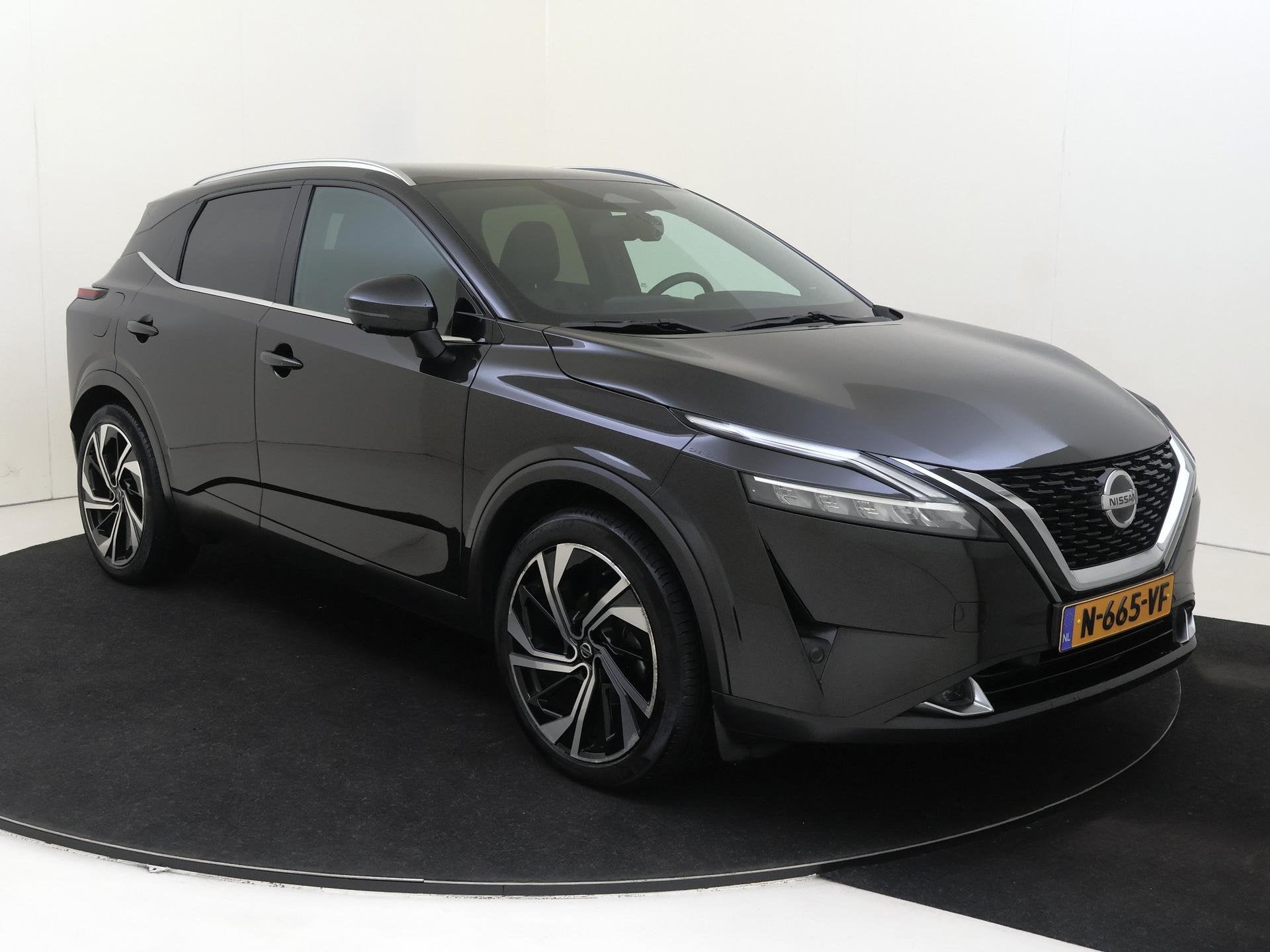 Nissan Qashqai 1.3 MHEV Xtronic Tekna Plus AUTOMAAT | NAVIGA, Auto's, Nissan, Euro 6, Zwart, Qashqai, 725 kg