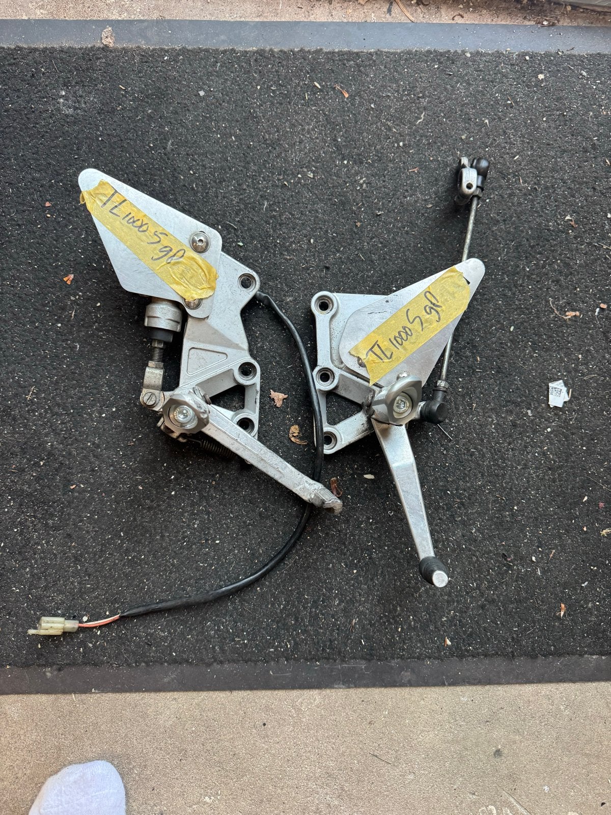 Suzuki TL1000s rempedaal en schakelstang met schetsplaten, Motoren, Ophalen of Verzenden, Gebruikt