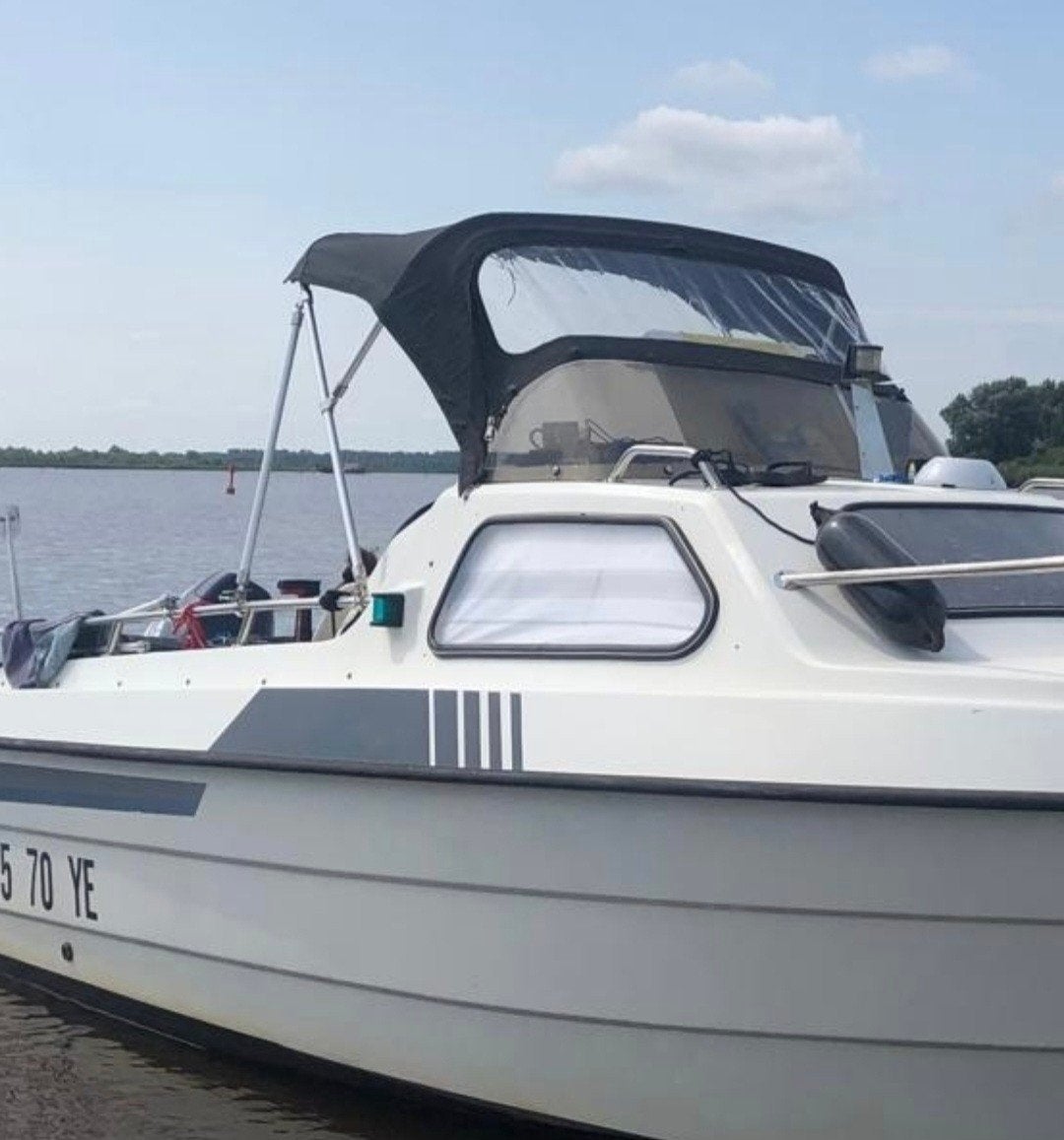 Ryds 535 FC sportieve kajuitboot, Watersport en Boten, Motorboten en Motorjachten, Overige merken, Gebruikt, Buitenboordmotor