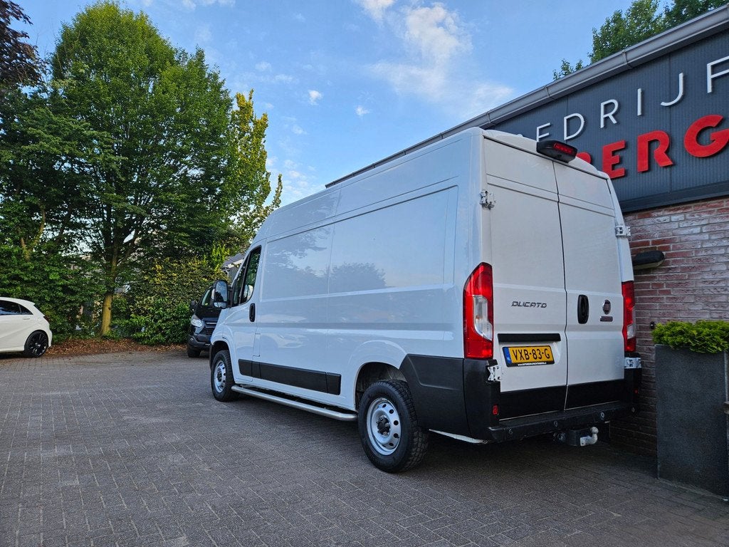Fiat Ducato 30 2.2 MultiJet L2H2 Trekhaak! Camera! Carplay!, Auto's, Bestelauto's, Euro 6, 4 cilinders, Wit, Origineel Nederlands