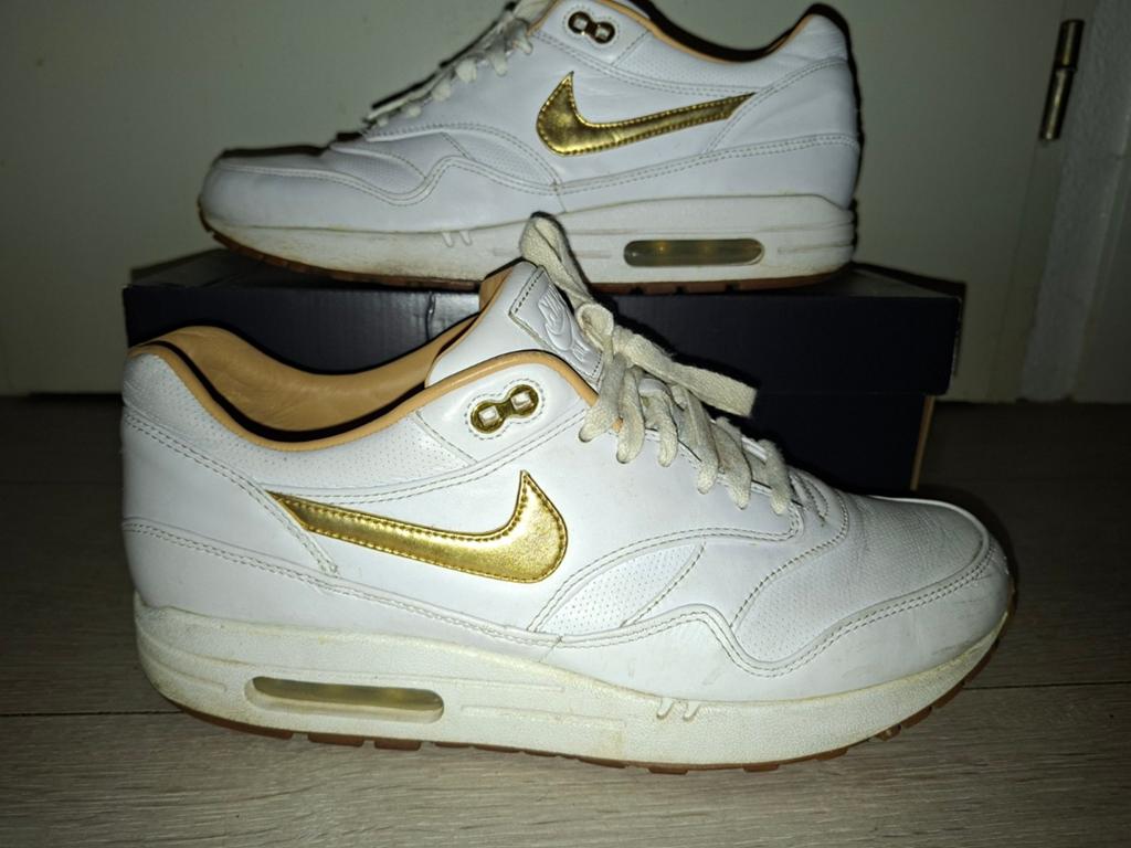 Nike Air Max 1 FB Woven Whithe Gold, Wit, Nike, Ophalen of Verzenden, Sneakers of Gympen