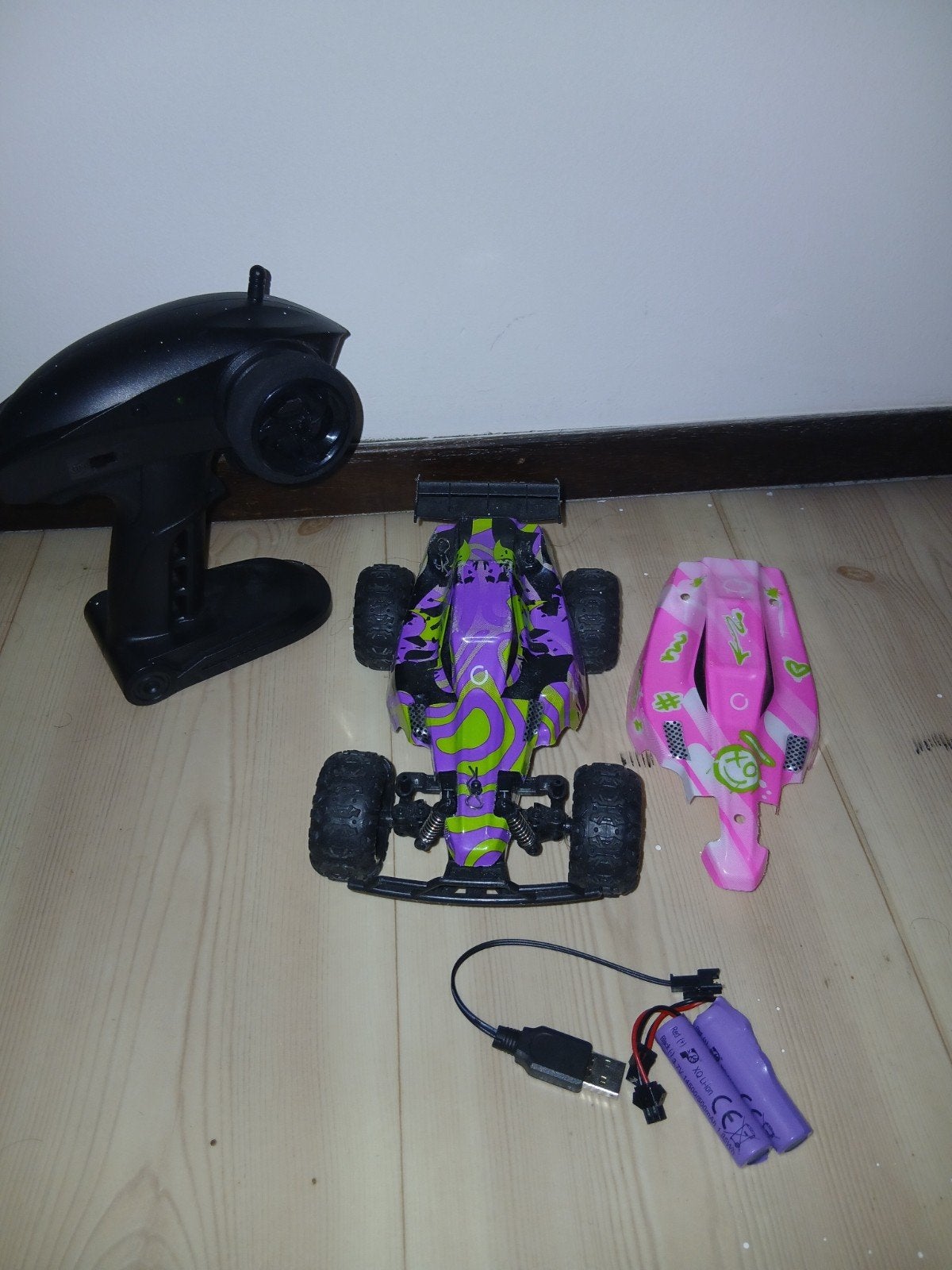 RC Auto met afstandsbediening en extra kap, Elektro, Gebruikt, Auto offroad, Ophalen of Verzenden
