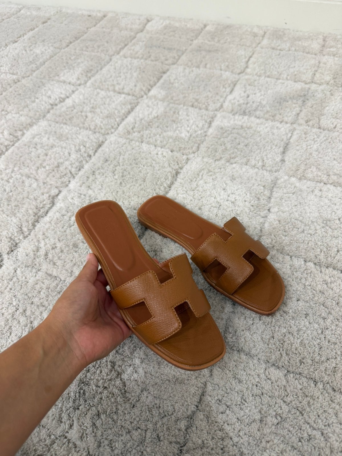 Hermes slippers verschillende maten, Ophalen of Verzenden, Zo goed als nieuw
