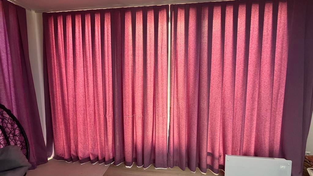 Paarse verduisterende gordijnen, Huis en Inrichting, Gebruikt, Overige kleuren, 200 cm of meer, Ophalen of Verzenden