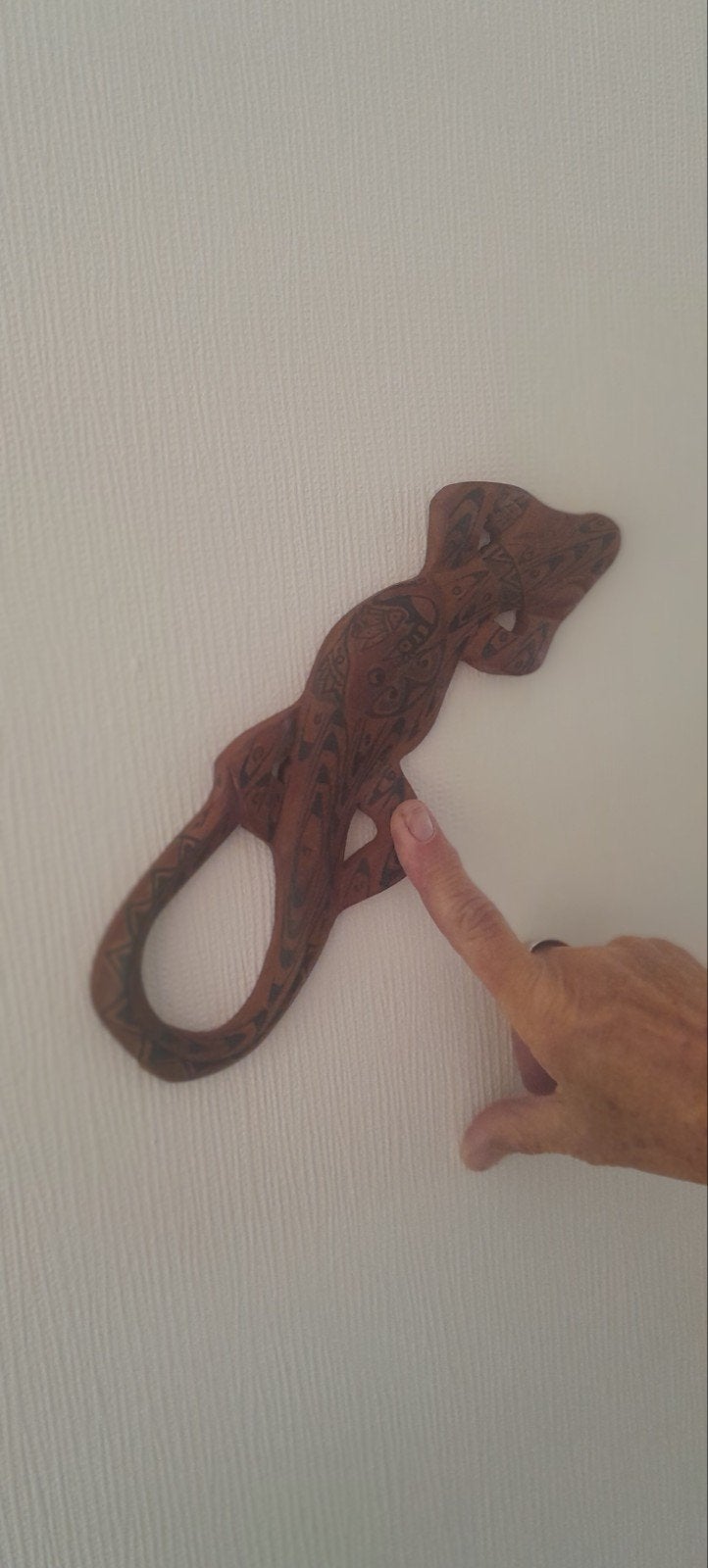 Houten hagedis wanddecoratie met tribale patronen, Overige onderwerpen, Ophalen of Verzenden, Handgemaakt, Wanddecoratie