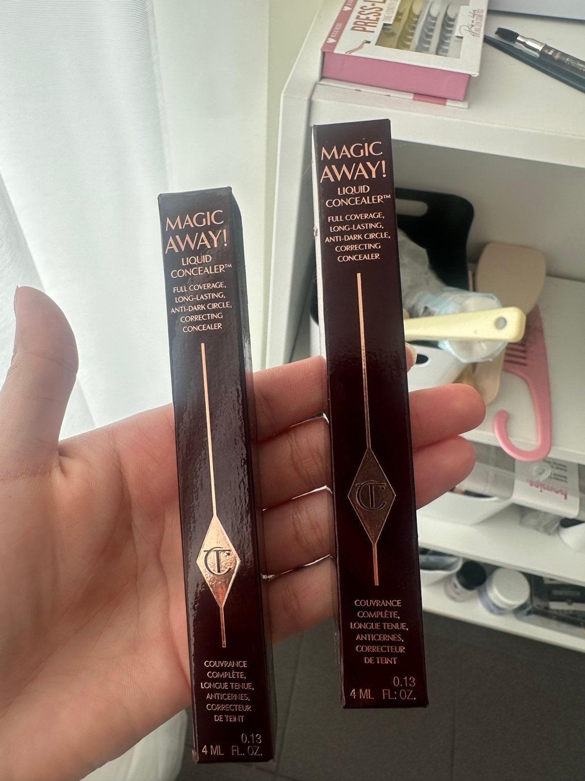 Charlotte Tilbury Magic Away Liquid Concealer - Medium, Overige kleuren, Gehele gezicht, Nieuw, Ophalen of Verzenden