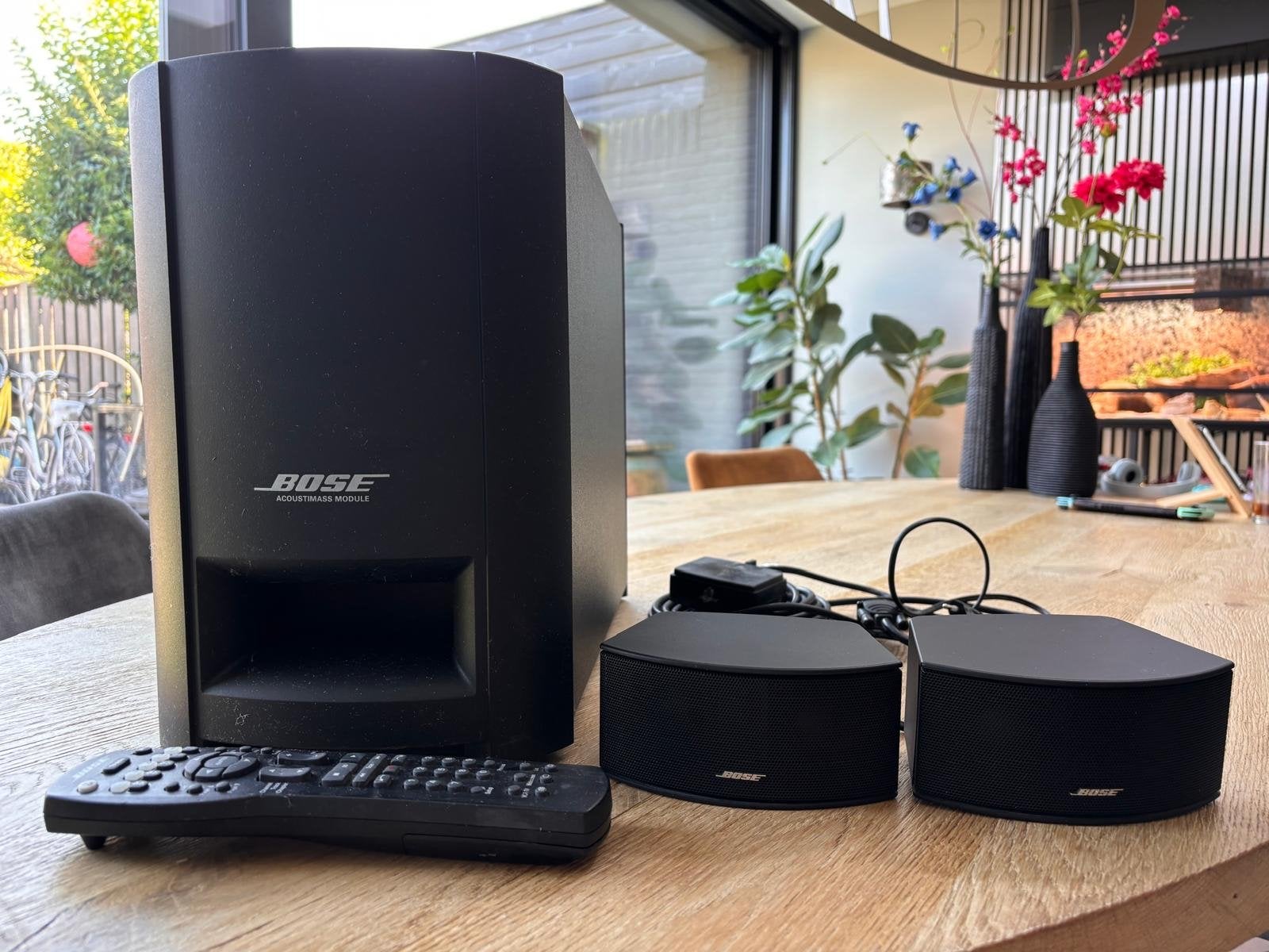 Bose Acoustimass Module met 2 satelliet speakers, Ophalen, Gebruikt, Speakerset, Afstandsbediening