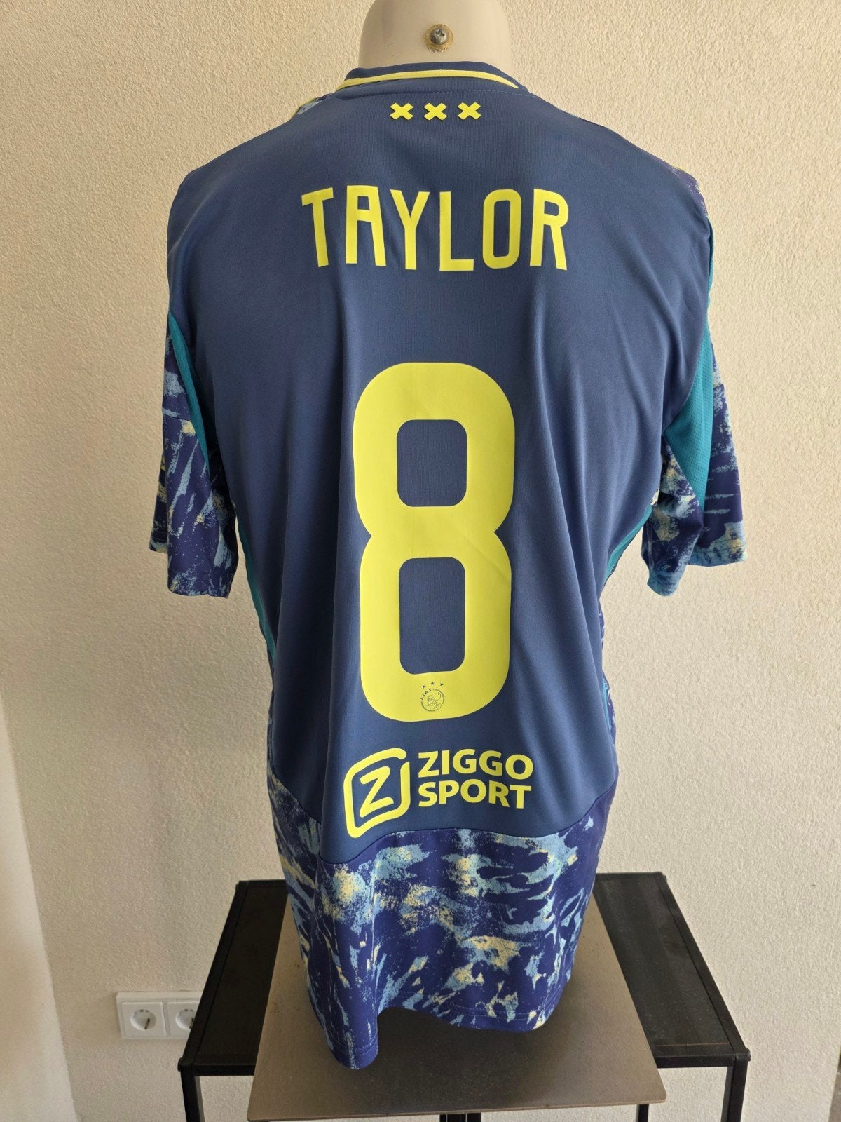 Ajax uitshirt 2024-2025 Taylor maat L, Maat 52/54 (L), Nieuw, Ophalen of Verzenden, Adidas