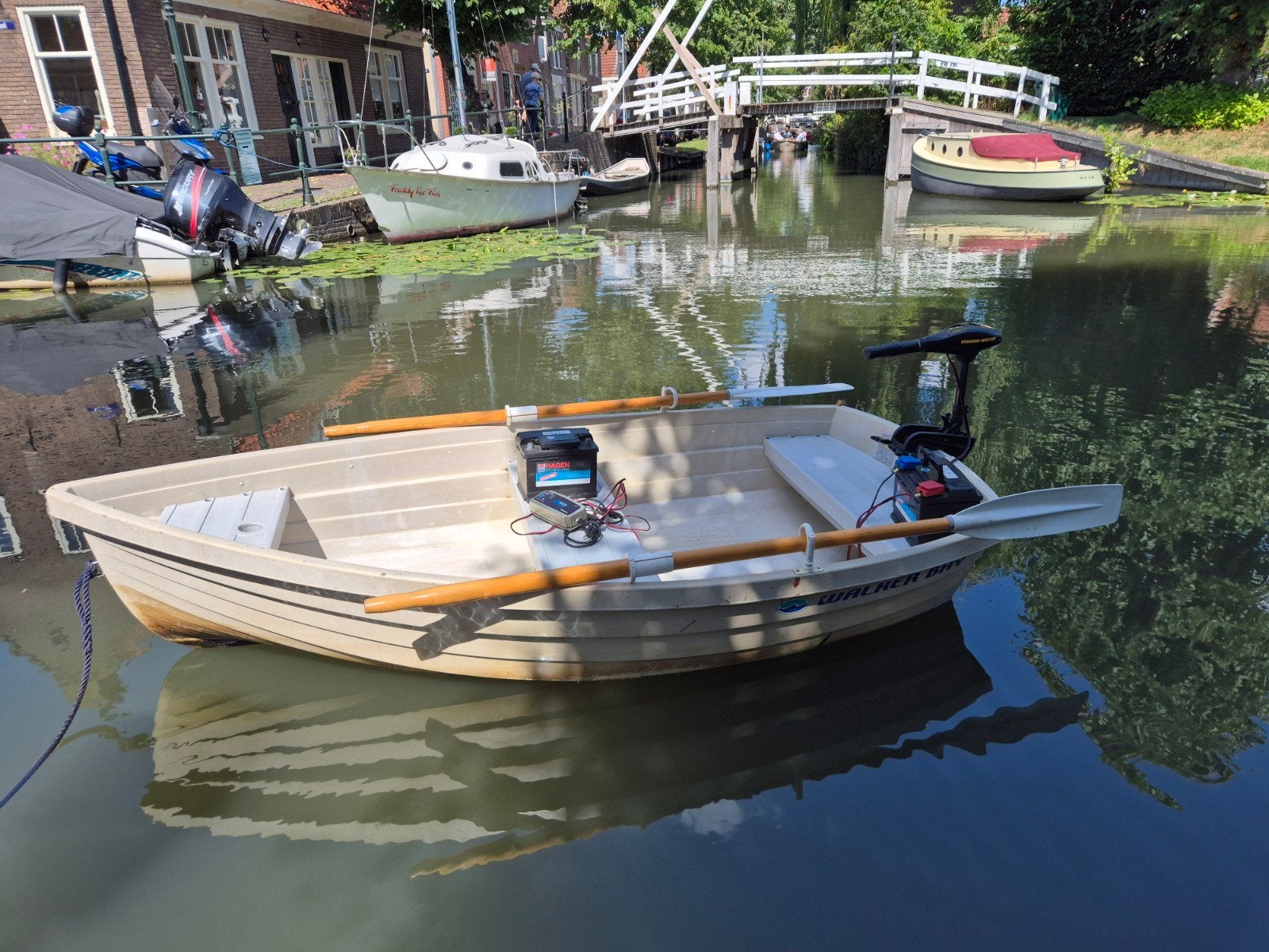 Walker Bay 2,5 meter incl. electrische motor + 2 accu's, Watersport en Boten, Ophalen
