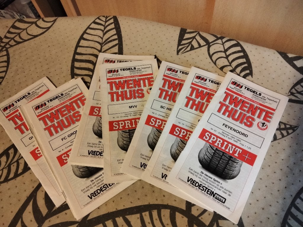 Fc twente thuis 85-86, Ophalen of Verzenden, Zo goed als nieuw, F.C. Twente, Boek of Tijdschrift