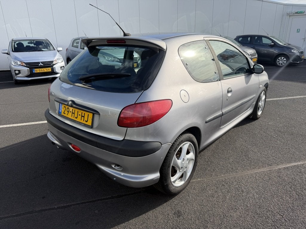 Peugeot 206 1.6-16V XS (bj 2001), foto 4