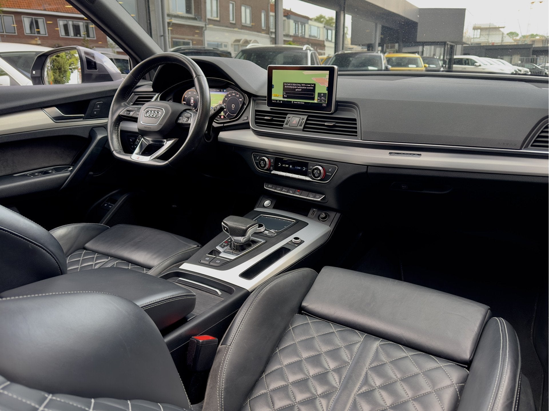 Audi Q5 55 TFSI QUATTRO COMPETITION AUT7 PANODAK DESIGNO-LED, Automaat, 2005 kg, Hybride Elektrisch/Benzine, 129 €/maand