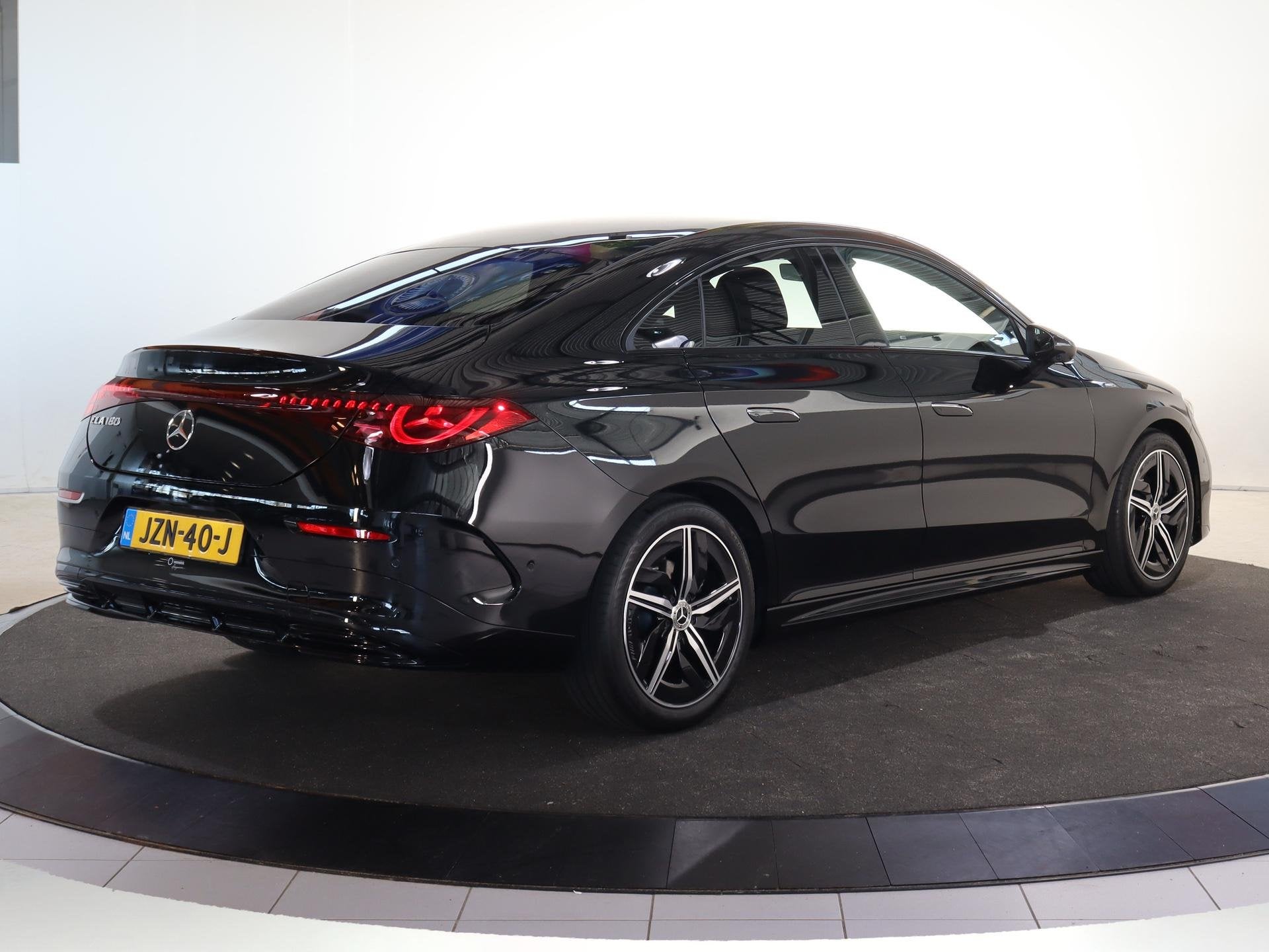 Mercedes-Benz CLA-Klasse 180 Business Solution AMG | Supersc, CLA, 136 pk, Gebruikt, Zwart