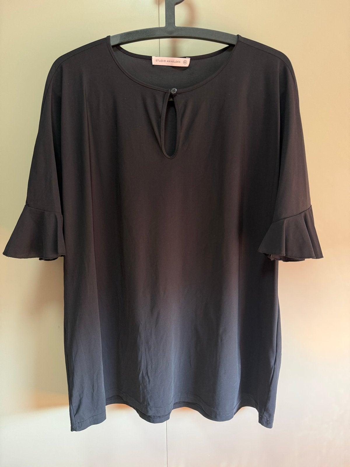 Studio Anneloes Zwarte Top travelstof Ruches Mouwen XXL, Zwart, Maat 46/48 (XL) of groter, Ophalen of Verzenden, Zo goed als nieuw