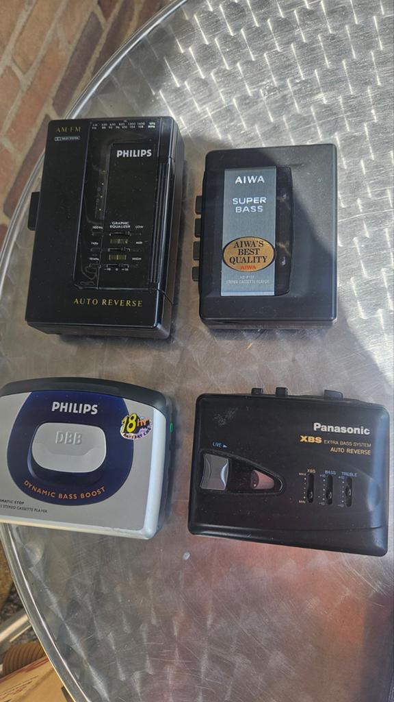 4 stuks cassette spelers twee Philips Aiwa Panasonic, Ophalen of Verzenden, Walkman