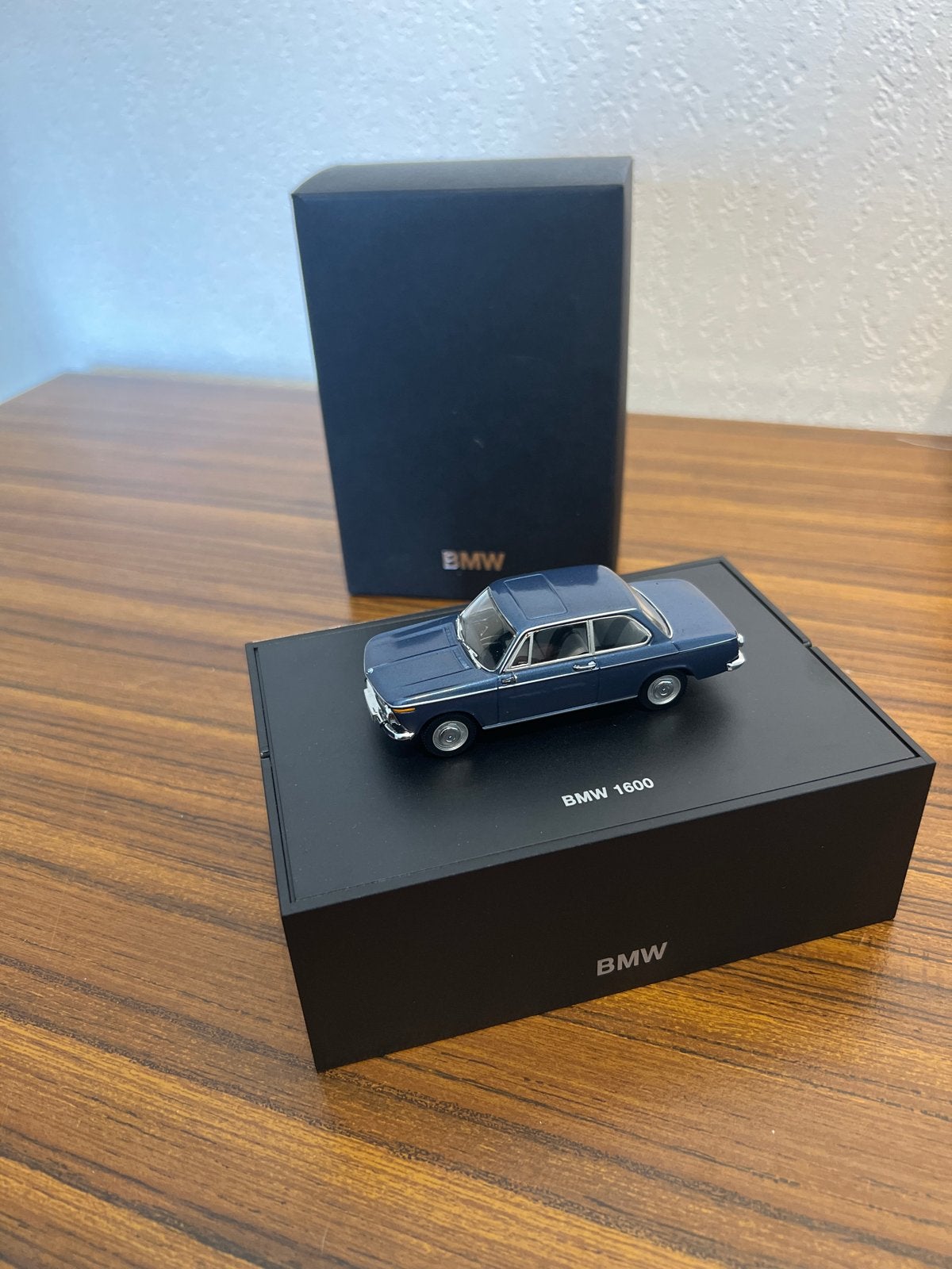 BMW 1600 schaalmodel - Nieuw in doos, Ophalen of Verzenden, Zo goed als nieuw, MiniChamps