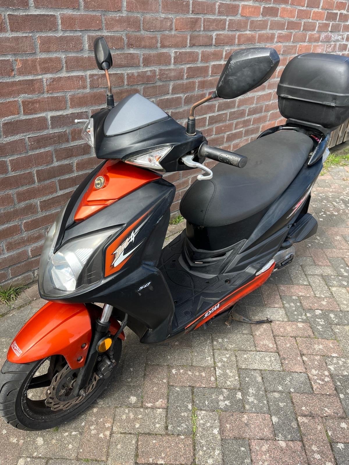 Nette SYM Jet 4 (2016) | Heeft wat aandacht nodig, Fietsen en Brommers, Scooters | SYM, Gebruikt, Overige modellen, Maximaal 45 km/u