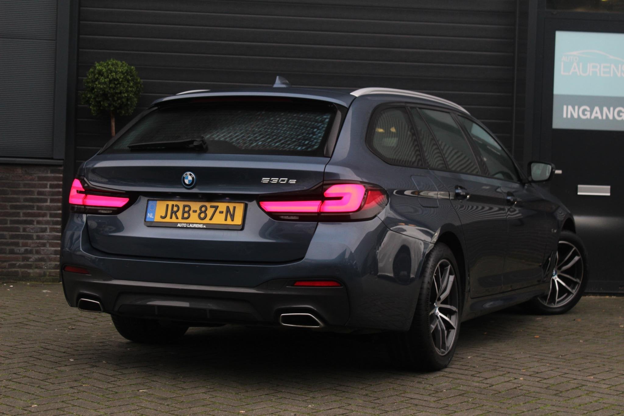 BMW 5-serie Touring 530e M-Sport | Stuur en Stoelverwarming, Auto's, BMW, 1998 cc, Achterwielaandrijving, Gebruikt, 4 cilinders