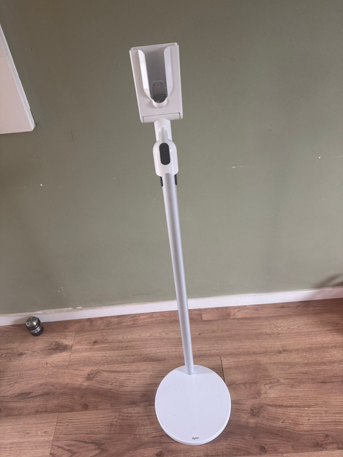 Dyson vloerstandaard / floor dock v11 / v15, Ophalen, Zo goed als nieuw
