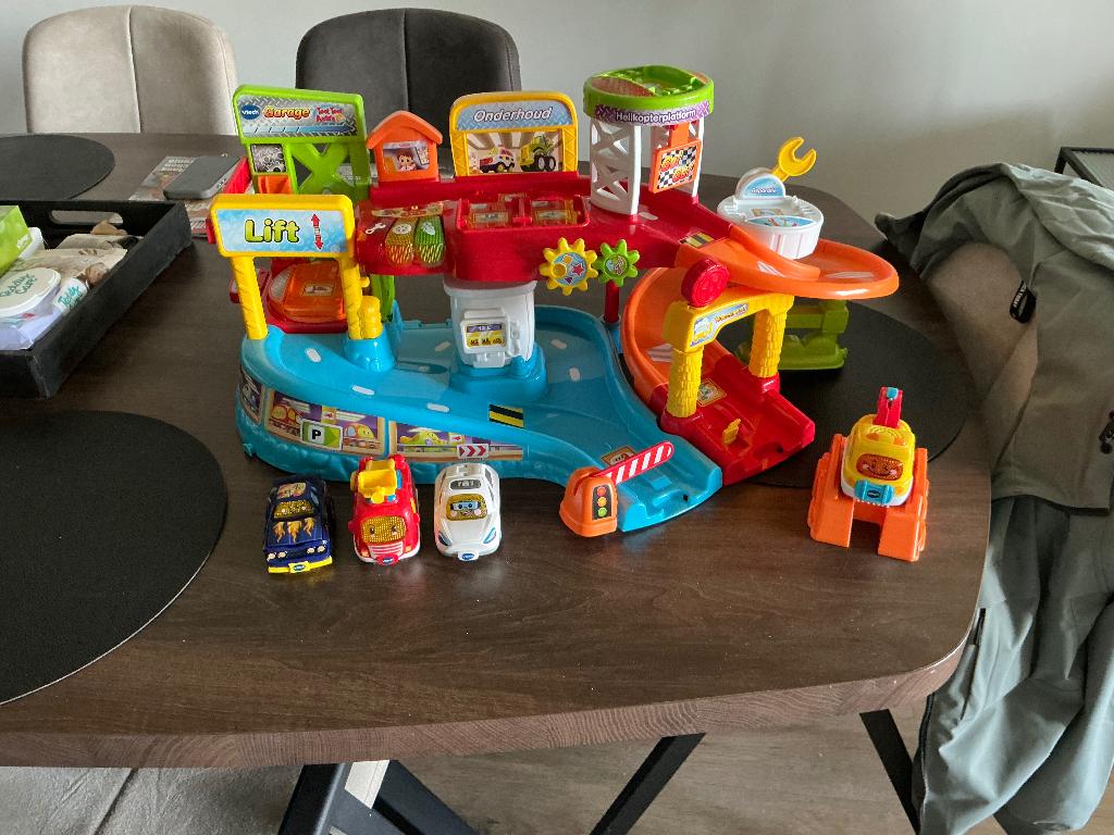 V tech autogarage, Kinderen en Baby's, Speelgoed | Vtech, Ophalen, Zo goed als nieuw, 2 tot 4 jaar