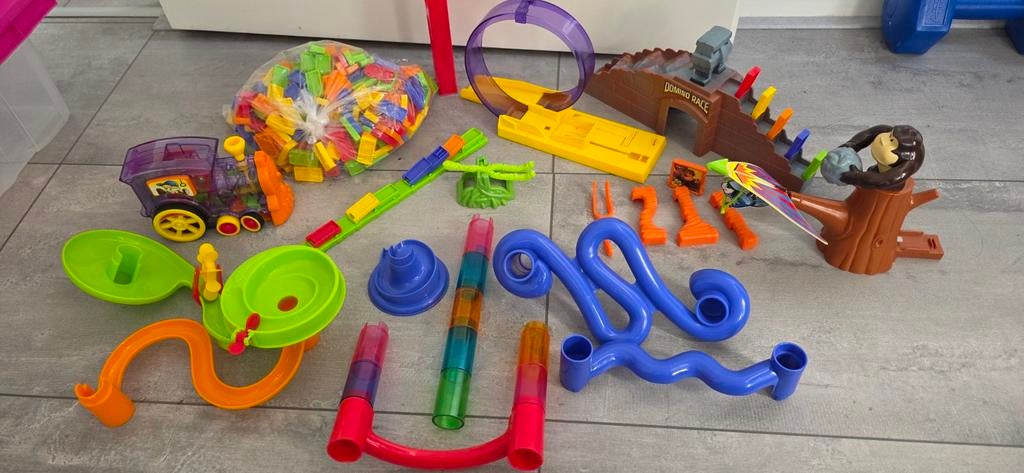 Grote set knikkerbaan, dominostenen, dominolegger., Ophalen, Gebruikt, Jongen of Meisje