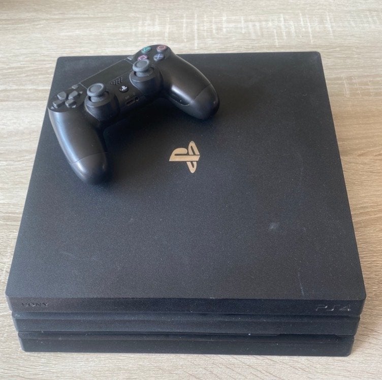 PlayStation 4 Pro 1TB met controller, Ophalen, Zo goed als nieuw, 1 TB, Met 1 controller