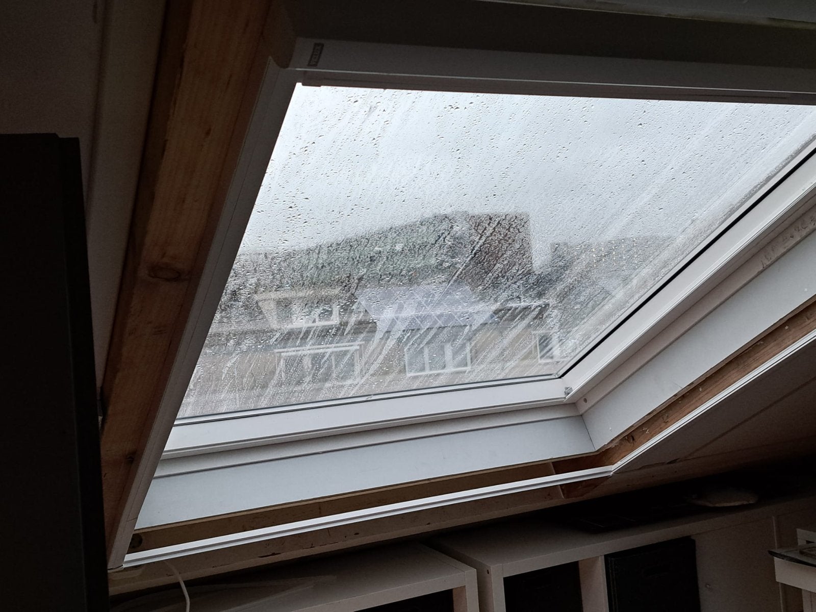 Gebruikt Velux dakraam 134x160. Raam is 3 jaar oud., Ophalen, Gebruikt, 80 tot 120 cm, 120 tot 160 cm