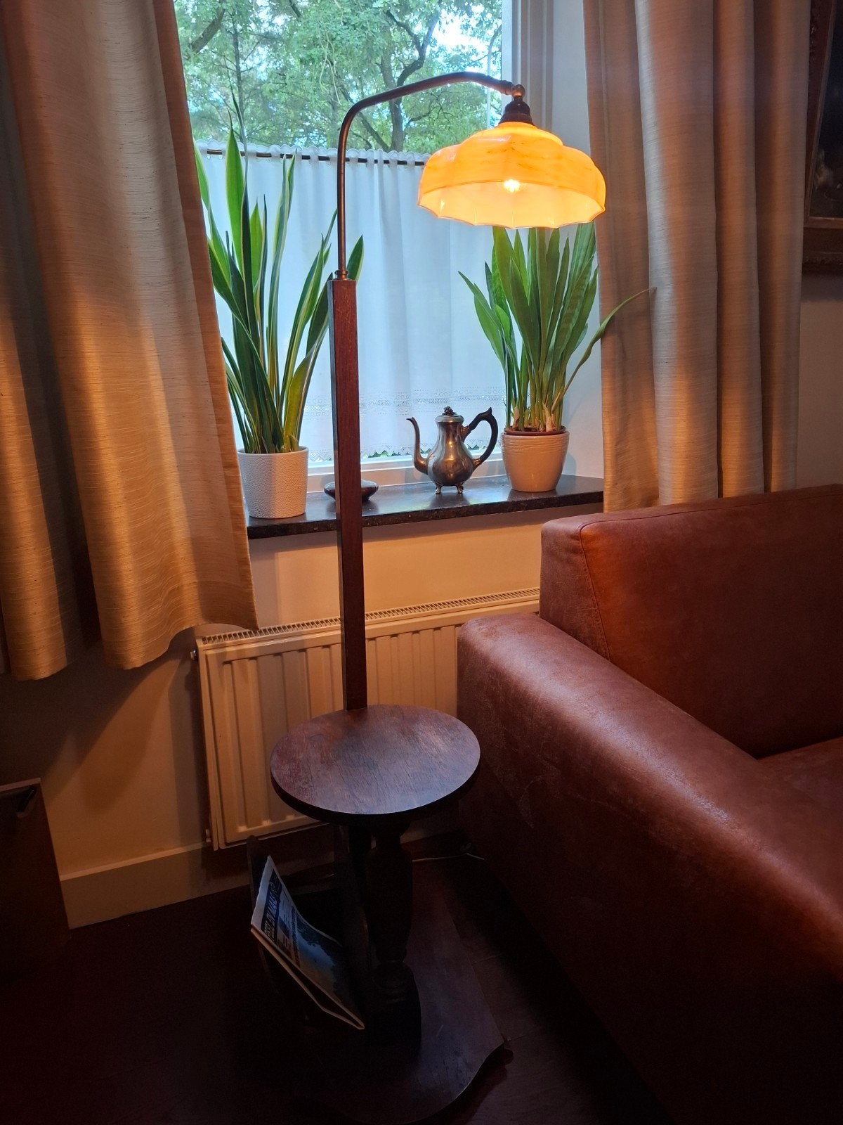 Vintage vloerlamp met glazen,  gemarmerde kap en bijzettafel, Ophalen