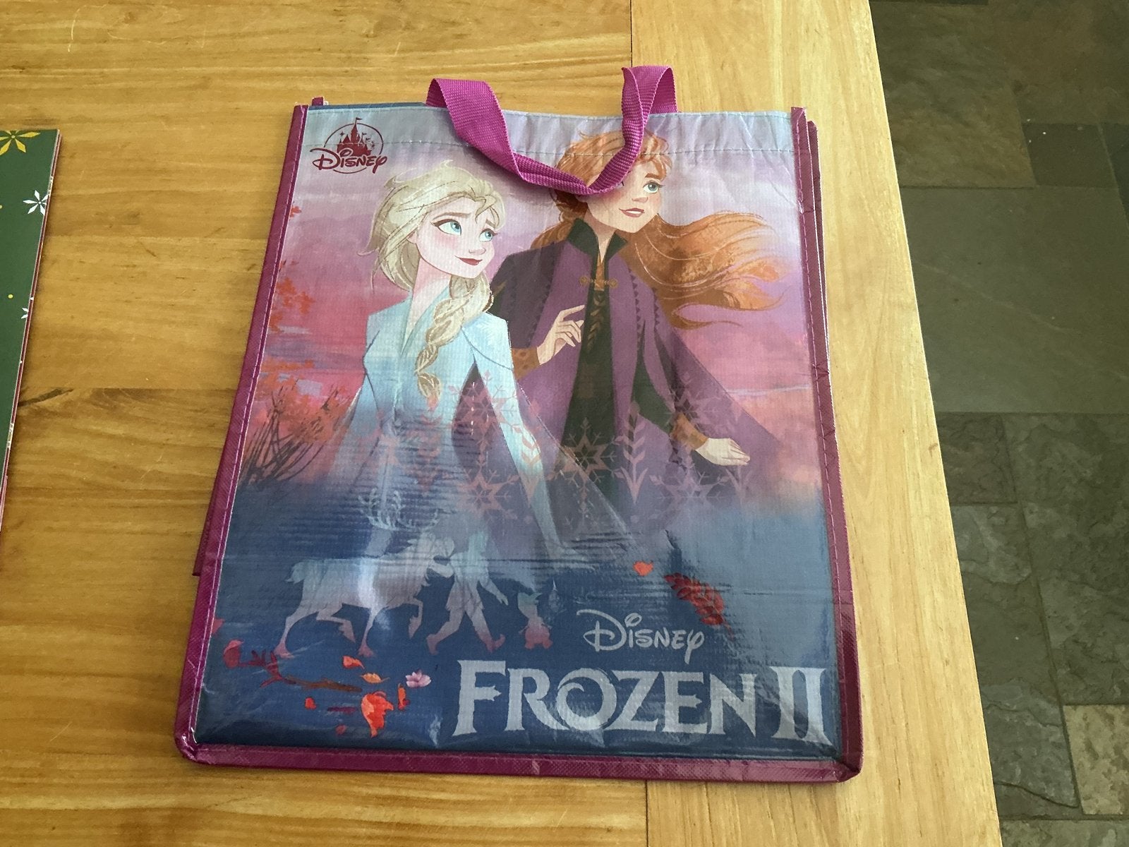 2 Frozen tassen - Disney Frozen 2 en Season of Magic, Ophalen of Verzenden, Gebruikt, Paars, Overige typen