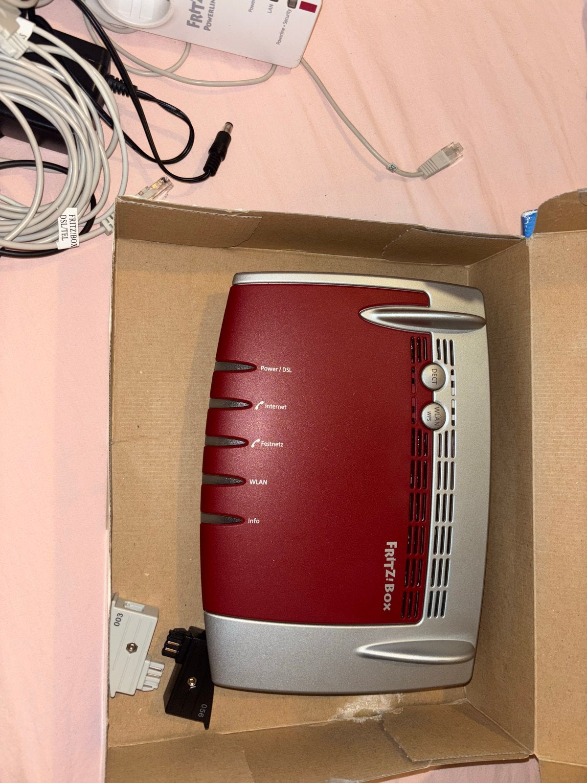 Fritz!Box WiFi Router en Powerline Adapters, Ophalen, Gebruikt, Router met modem