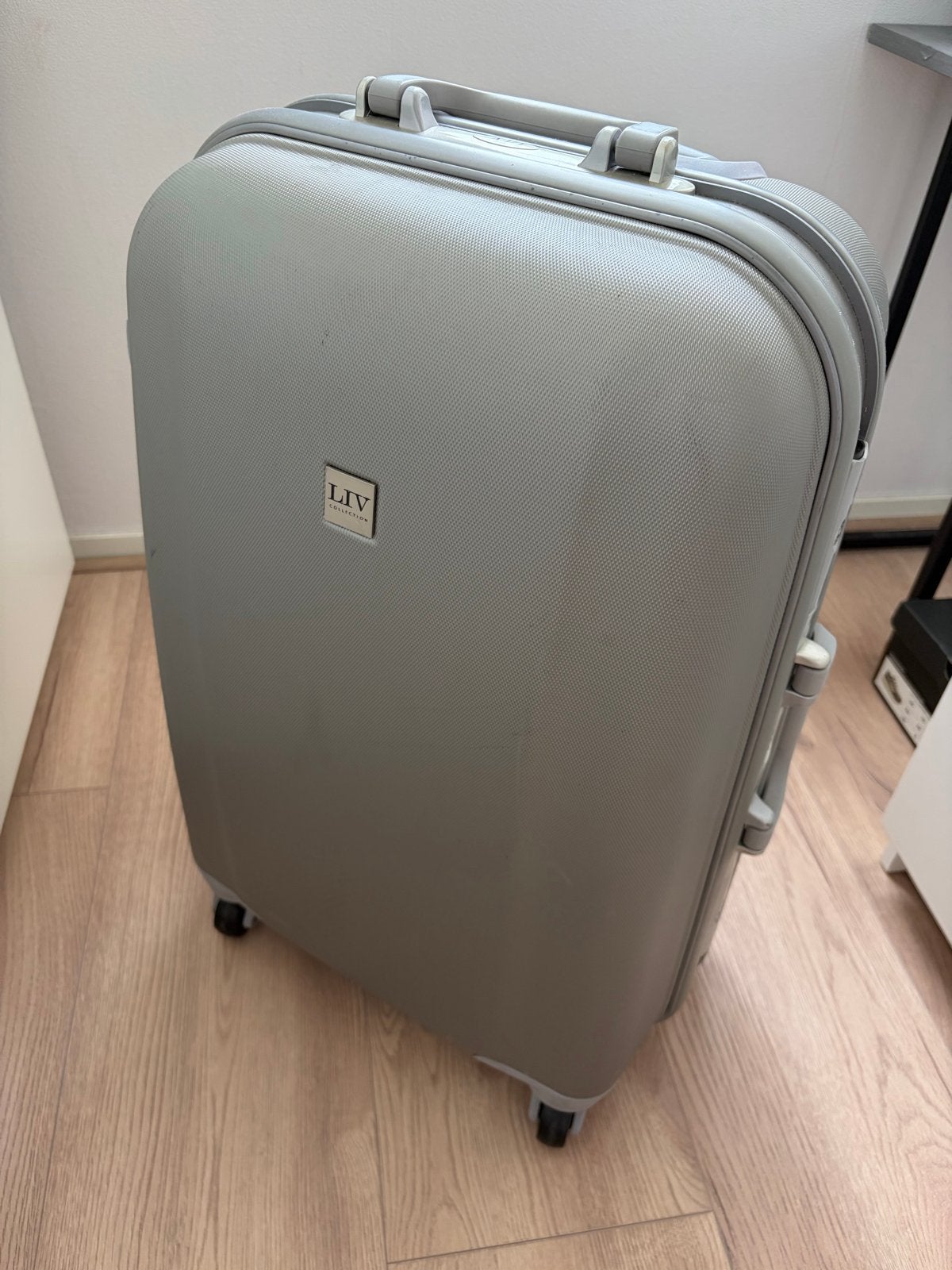 LIV Reiskoffer  Grijs, Sieraden, Tassen en Uiterlijk, Ophalen, Gebruikt, 50 tot 60 cm, Hard kunststof