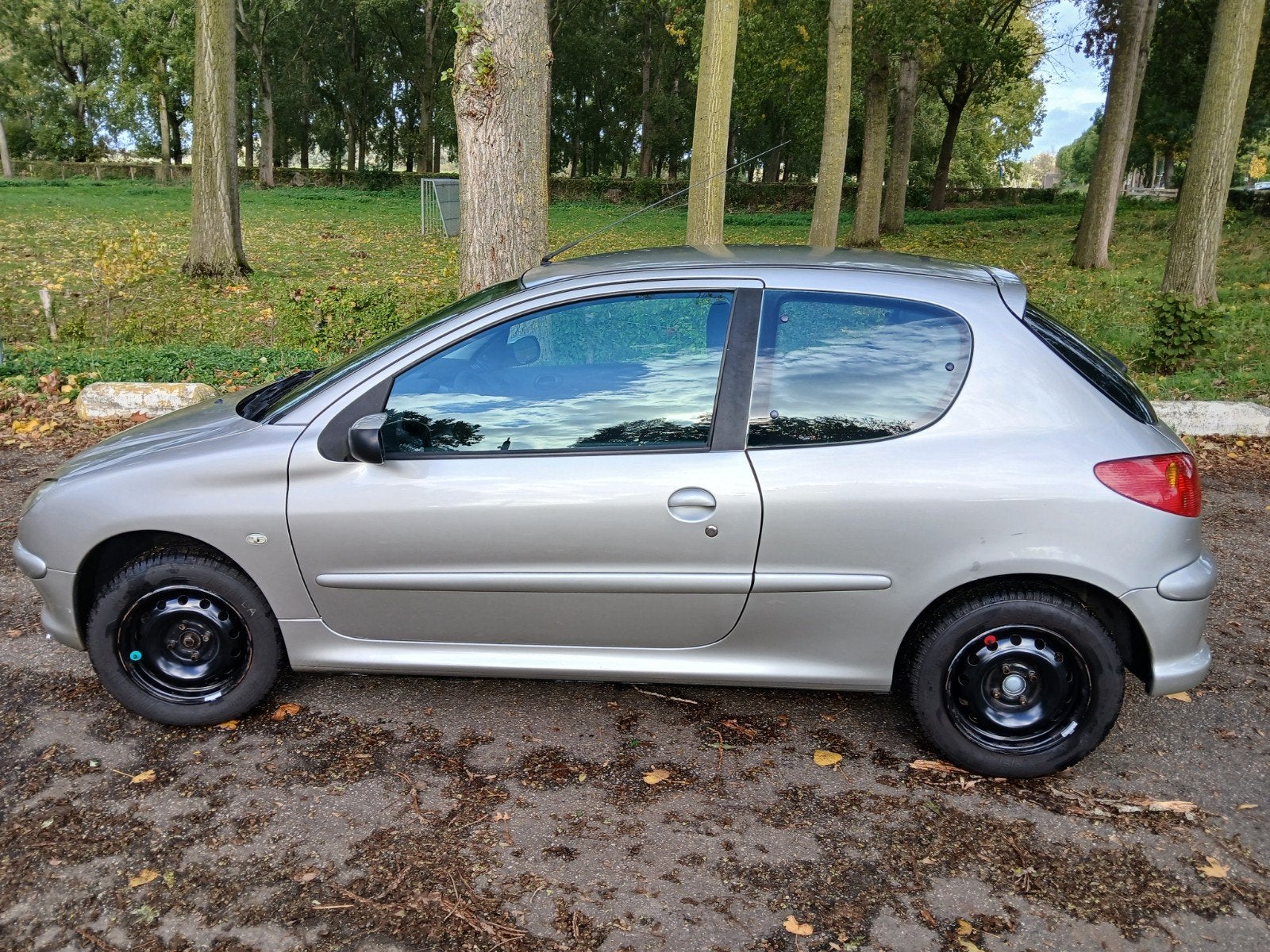 Peugeot 206 1.4 3D 2007 Grijs, Auto's, Voorwielaandrijving, 31 €/maand, 4 cilinders, Origineel Nederlands
