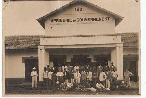 Groep mensen Yaounde Kameroen Cameroun jaren 30, Ophalen of Verzenden, Voor 1940, Gebruikt, Overige onderwerpen