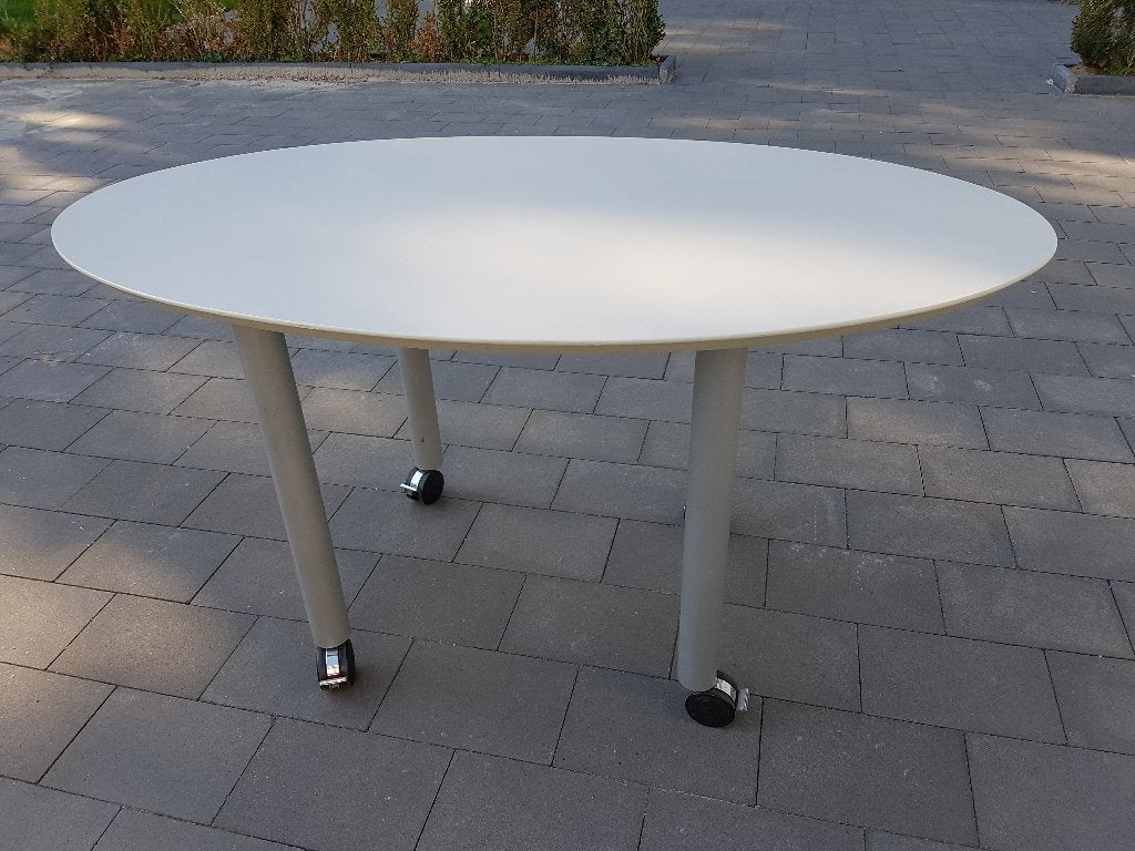 Stevige ovalen verrijdbare tafel, Huis en Inrichting, Ophalen, Ovaal, 75 cm of meer, 60 cm of meer
