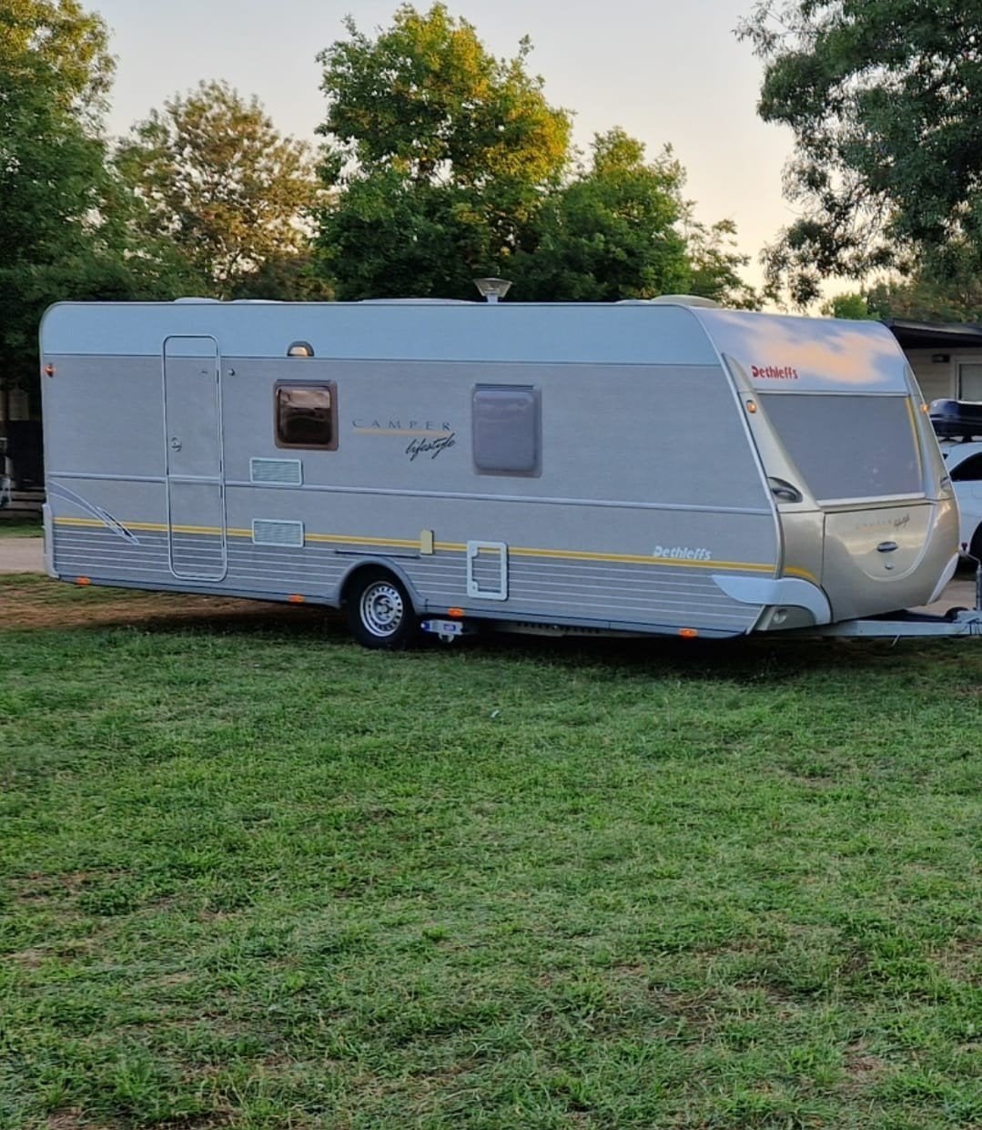 Dethleffs camper life style  mover/stapelbed kmfe, Rondzit, Frans bed, Gascomfoor, Particulier