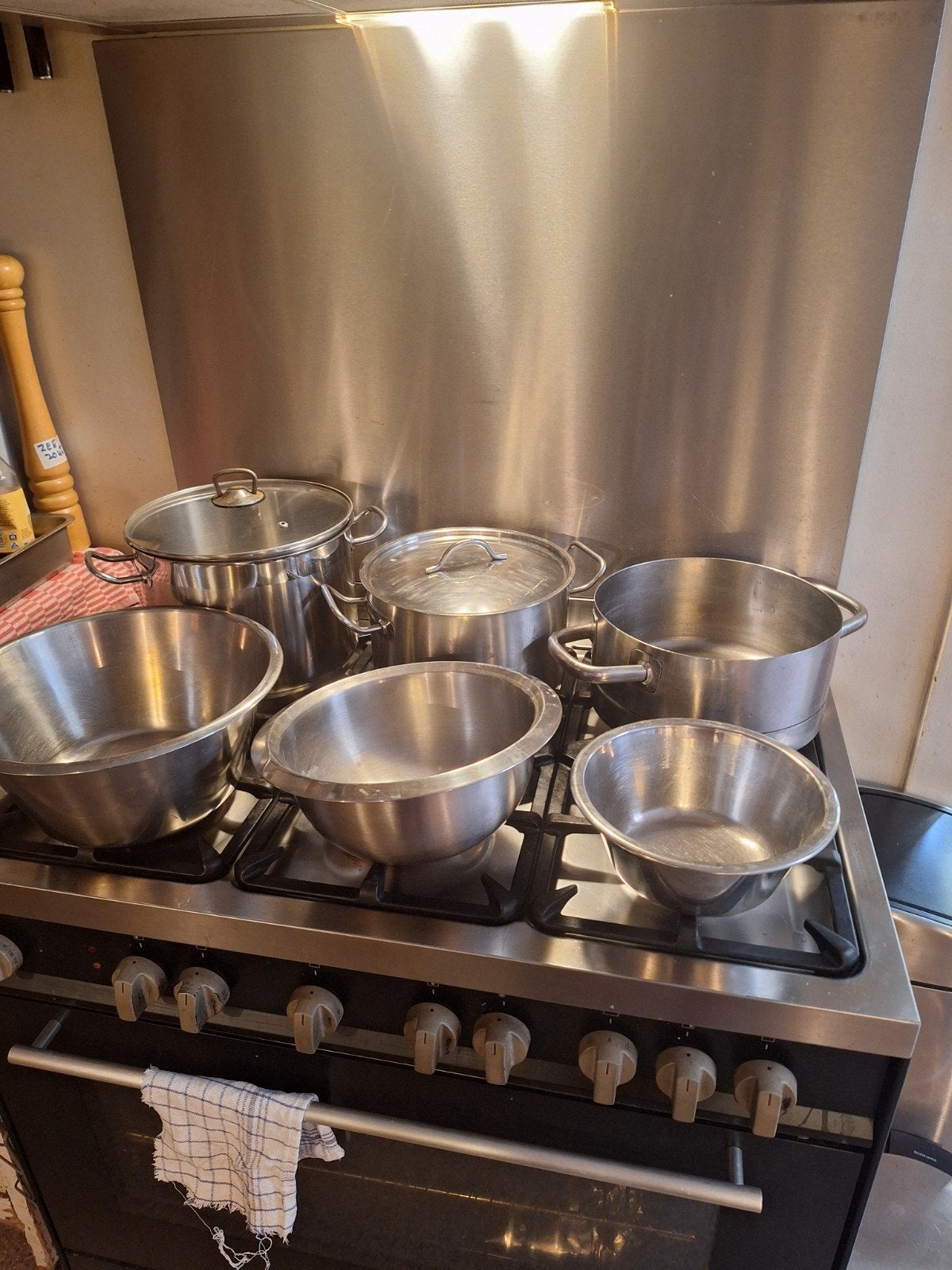 3 grote RVS pannen en 3 mengkommen, Ophalen, Gebruikt