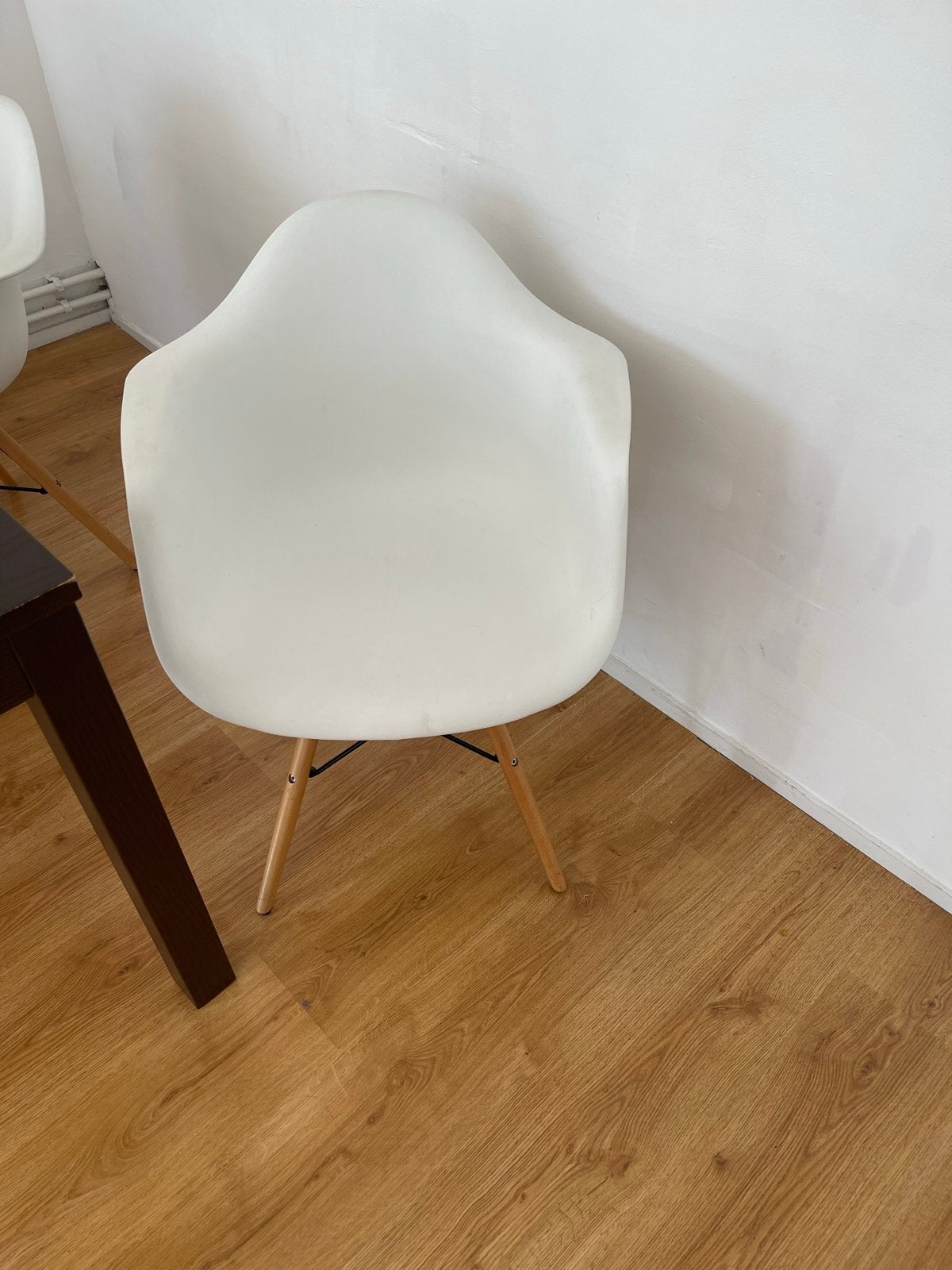 Vitra Eames replica stoel met  houten Poten - Modern Design, Ophalen, Gebruikt, Wit, Eén