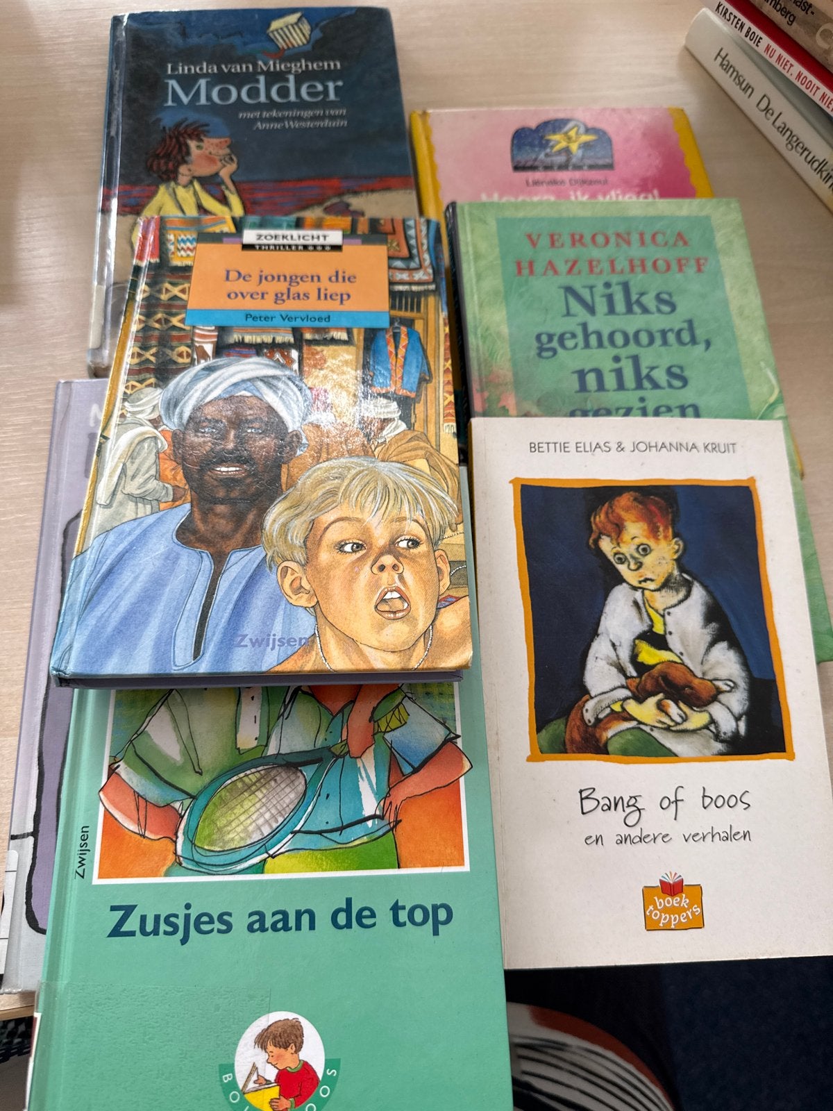 Doos vol kinderboeken van diverse auteurs en jaartallen, Boeken, Ophalen, Gelezen, Fictie algemeen