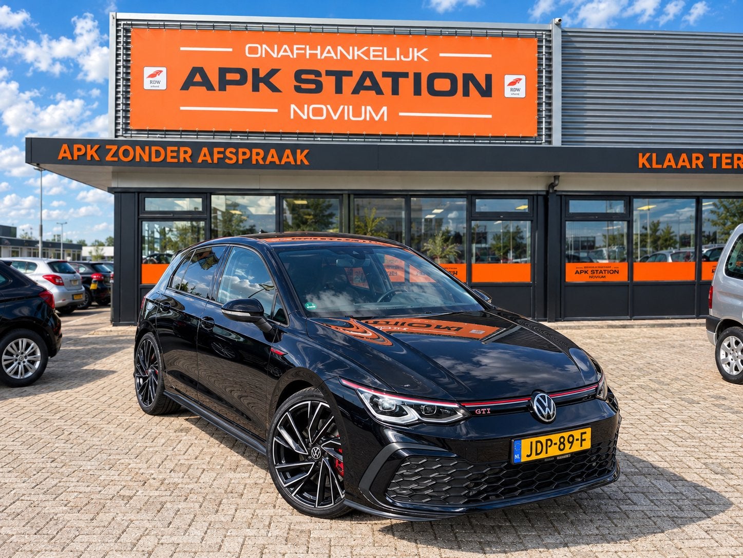 Volkswagen Golf 2.0 TSI 245pk 7-DSG PANORAMA / LAGE KM !!!, Auto's, Dealer onderhouden, 1363 kg, Zwart, 4 cilinders
