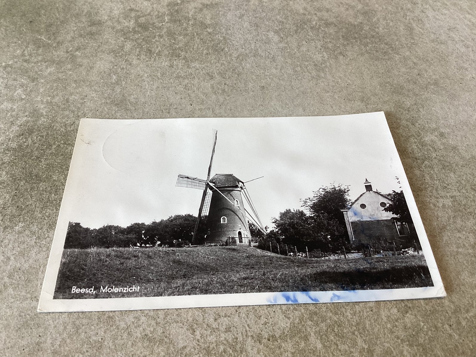 Beesd.      Molen De Vrijheid, Ophalen of Verzenden